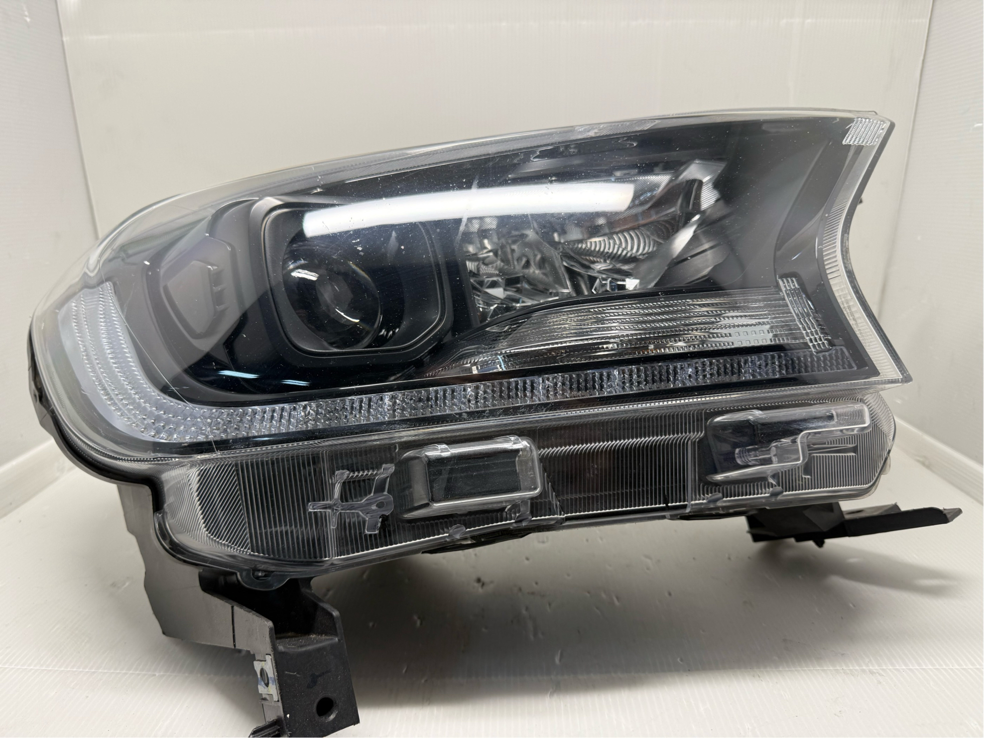 FORD EVEREST RANGER 2020-2021 LED R.H.S HEADLIGHT