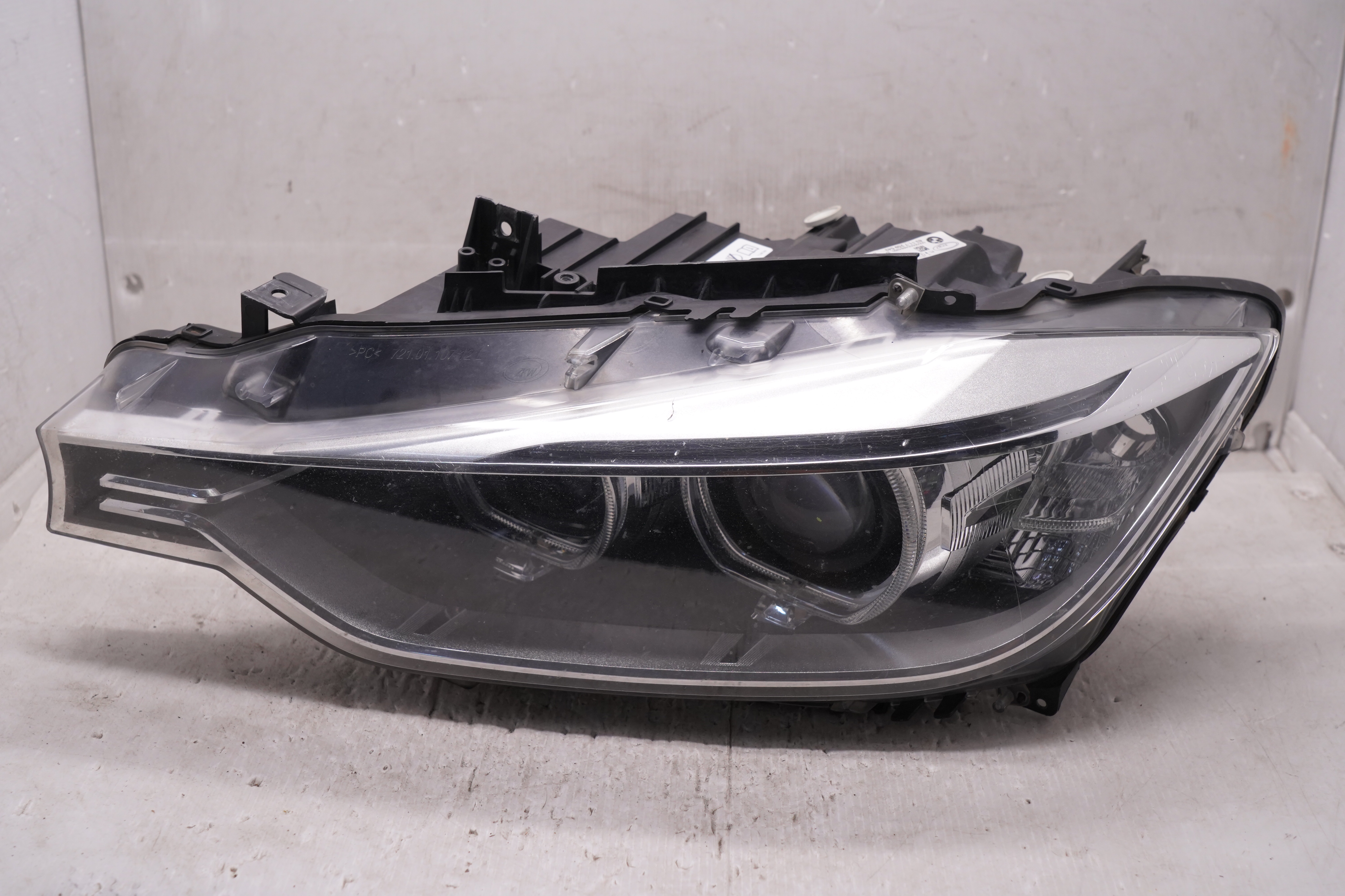 BMW 3 SERIES 2015-2018 ADAPTIVE LED L.H.S HEADLIGHT GENUINE