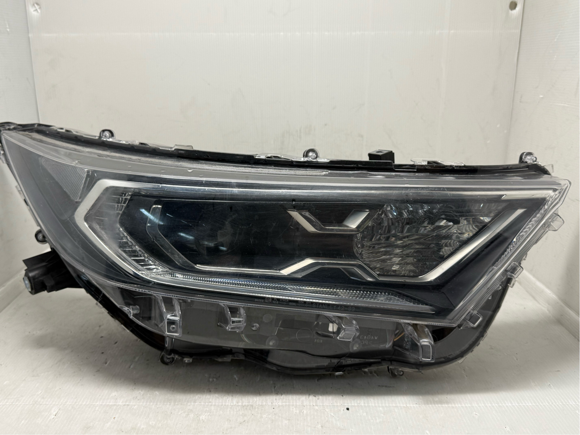Toyota RAV4 V XA50 2019-2021 LED R.H.S HEADLIGHT GENUINE