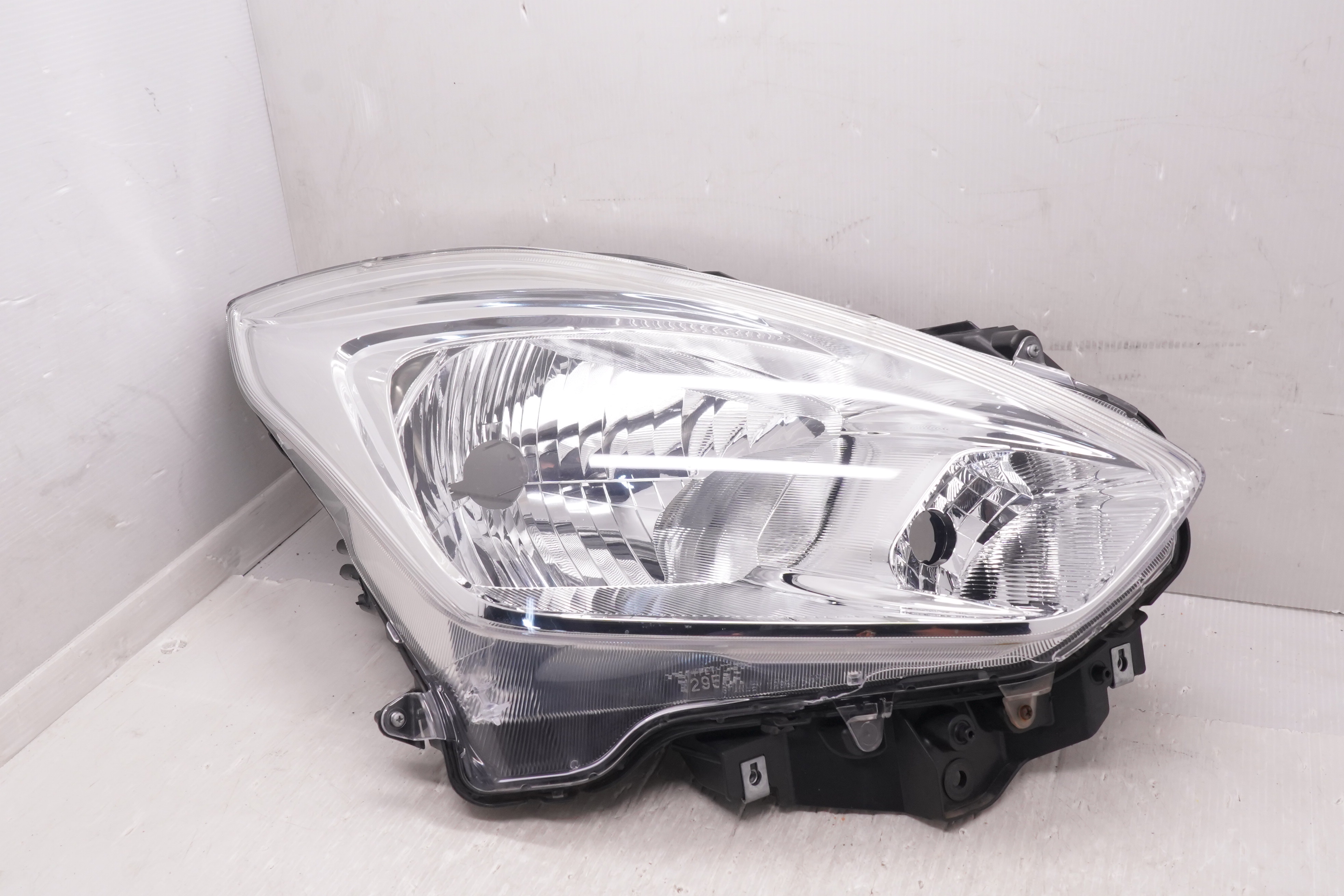 SUZUKI SWIFT 2017-2023 HALOGEN R.H.S HEADLIGHT GENUINE