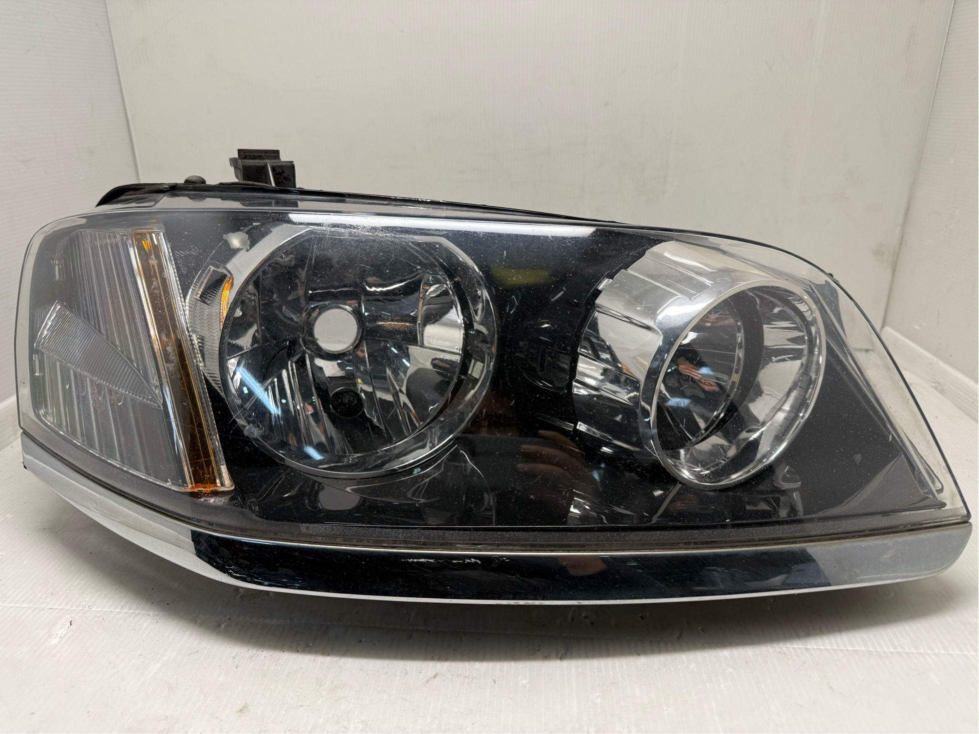 FORD TERRITORY SY2 2009-2012 HALOGEN R.H.S HEADLIGHT GENUINE