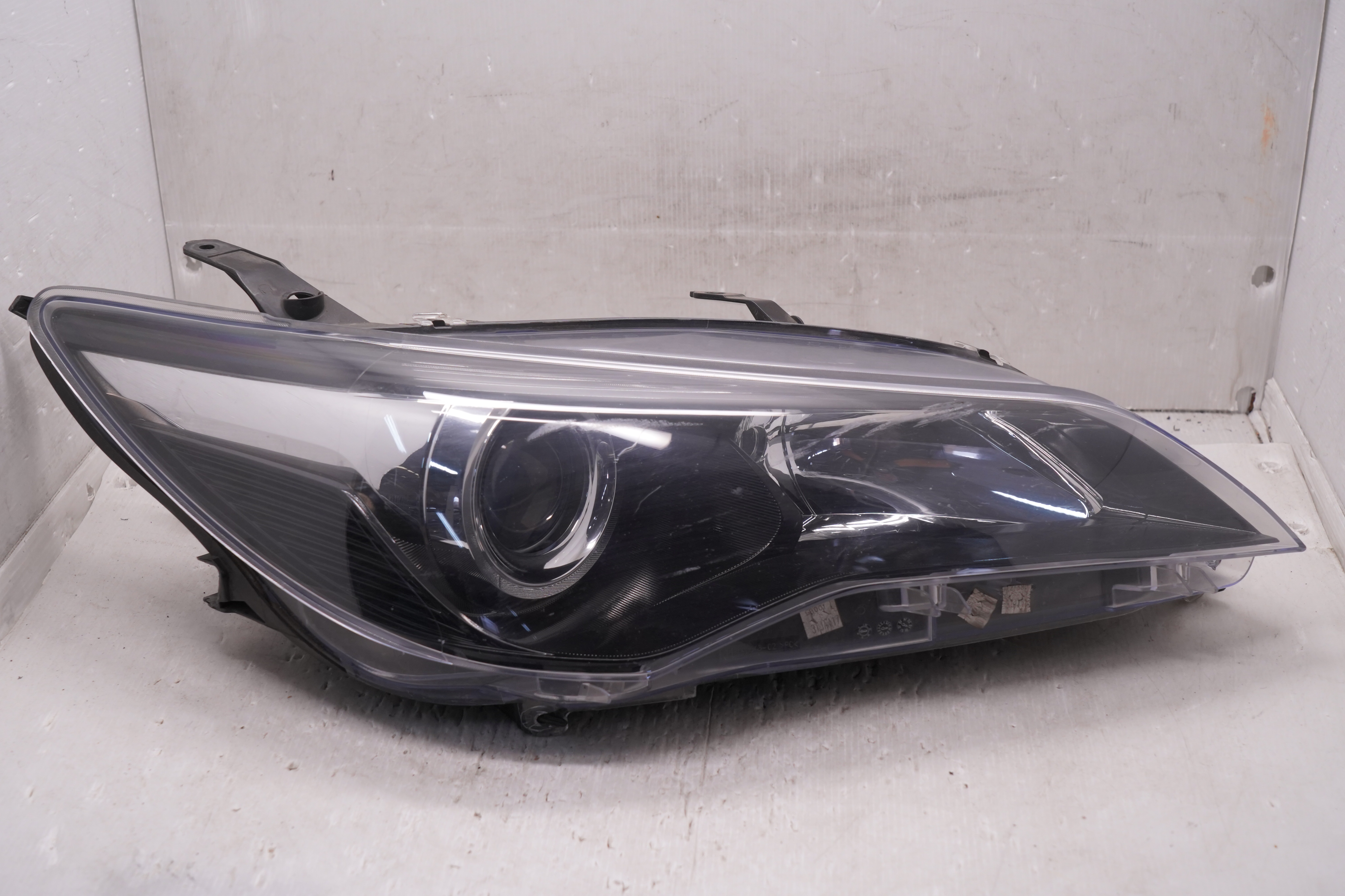 TOYOTA CAMRY ASV50R 2015-2017 HALOGEN R.H.S HEADLIGHT GENUINE