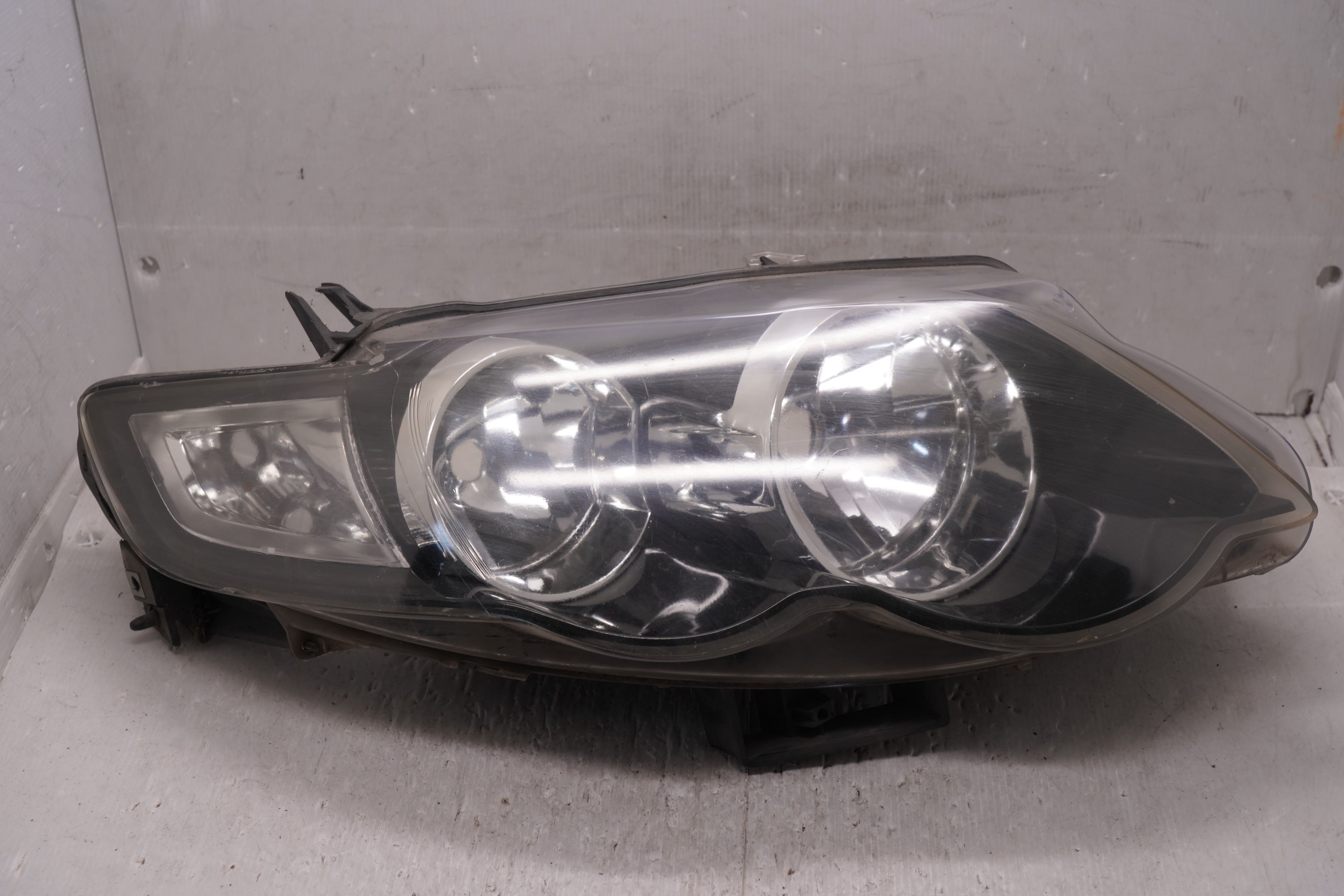 FORD FALCON XR6 FG 2008-2011 HALOGEN R.H.S HEADLIGHT GENUINE