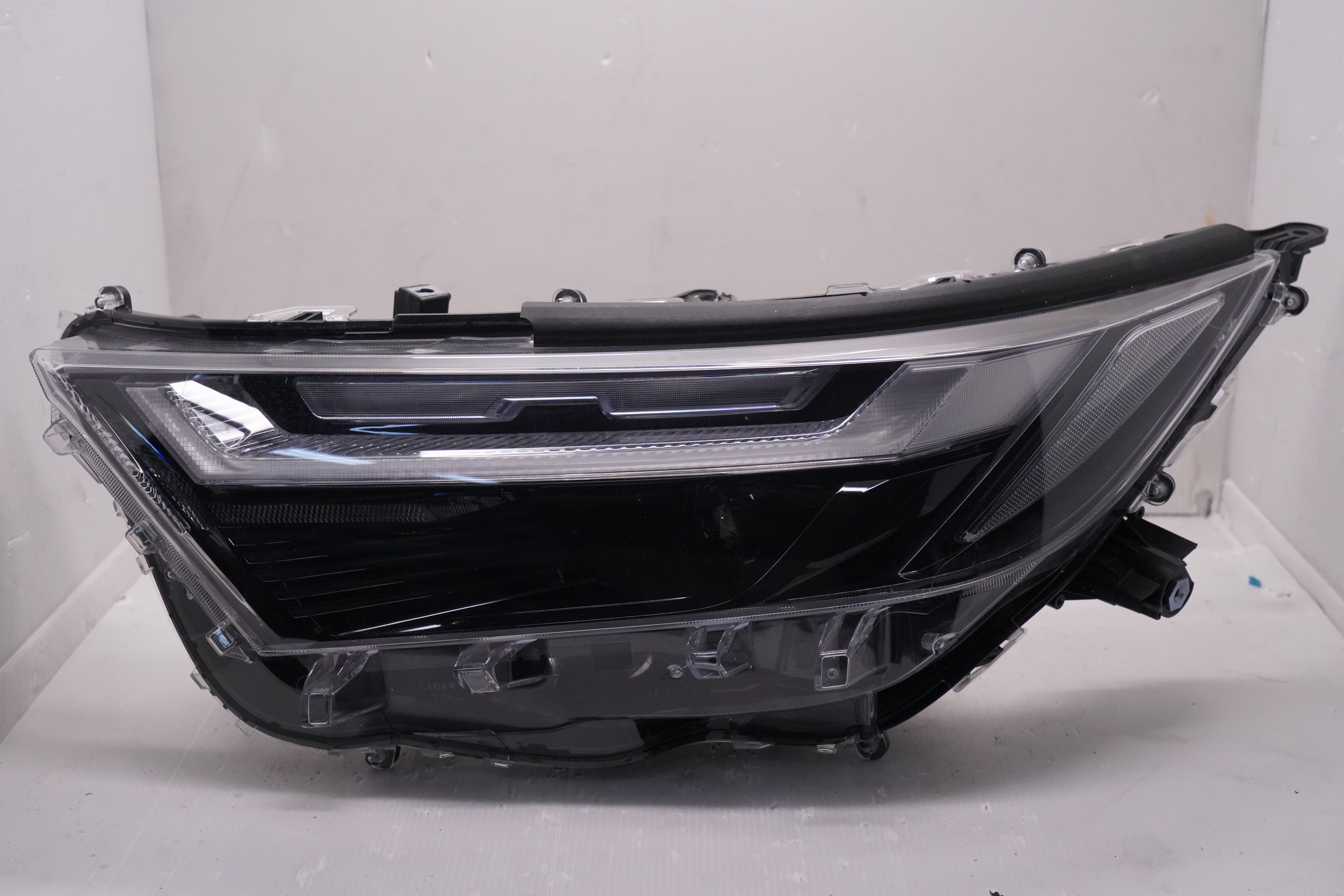 TOYOTA RAV4 2022-2023 LENS LED L.H.S HEADLIGHT GENUINE