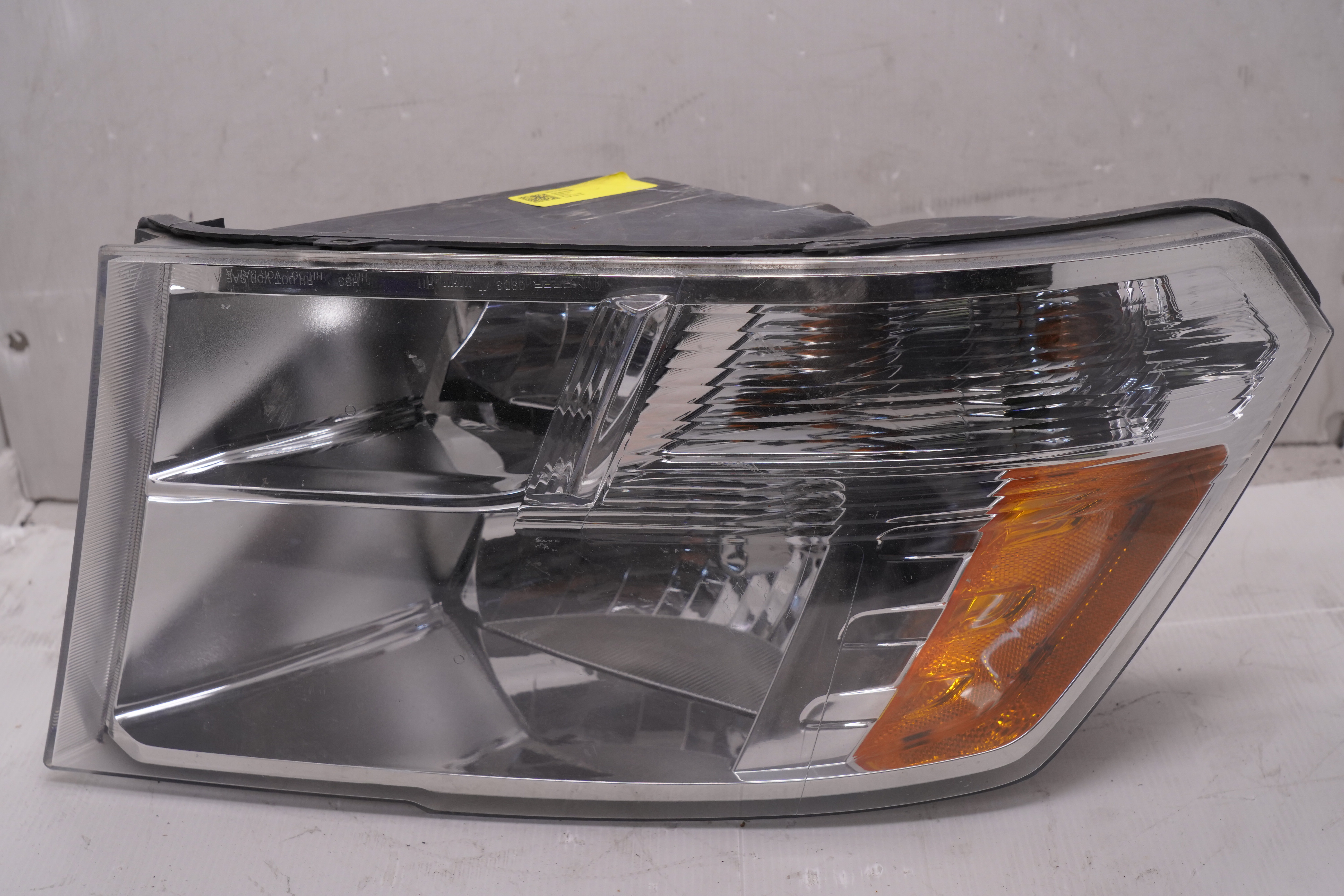 DODGE RAM 1500 2013-2018 HALOGEN L.H.S HEADLIGHT GENUINE