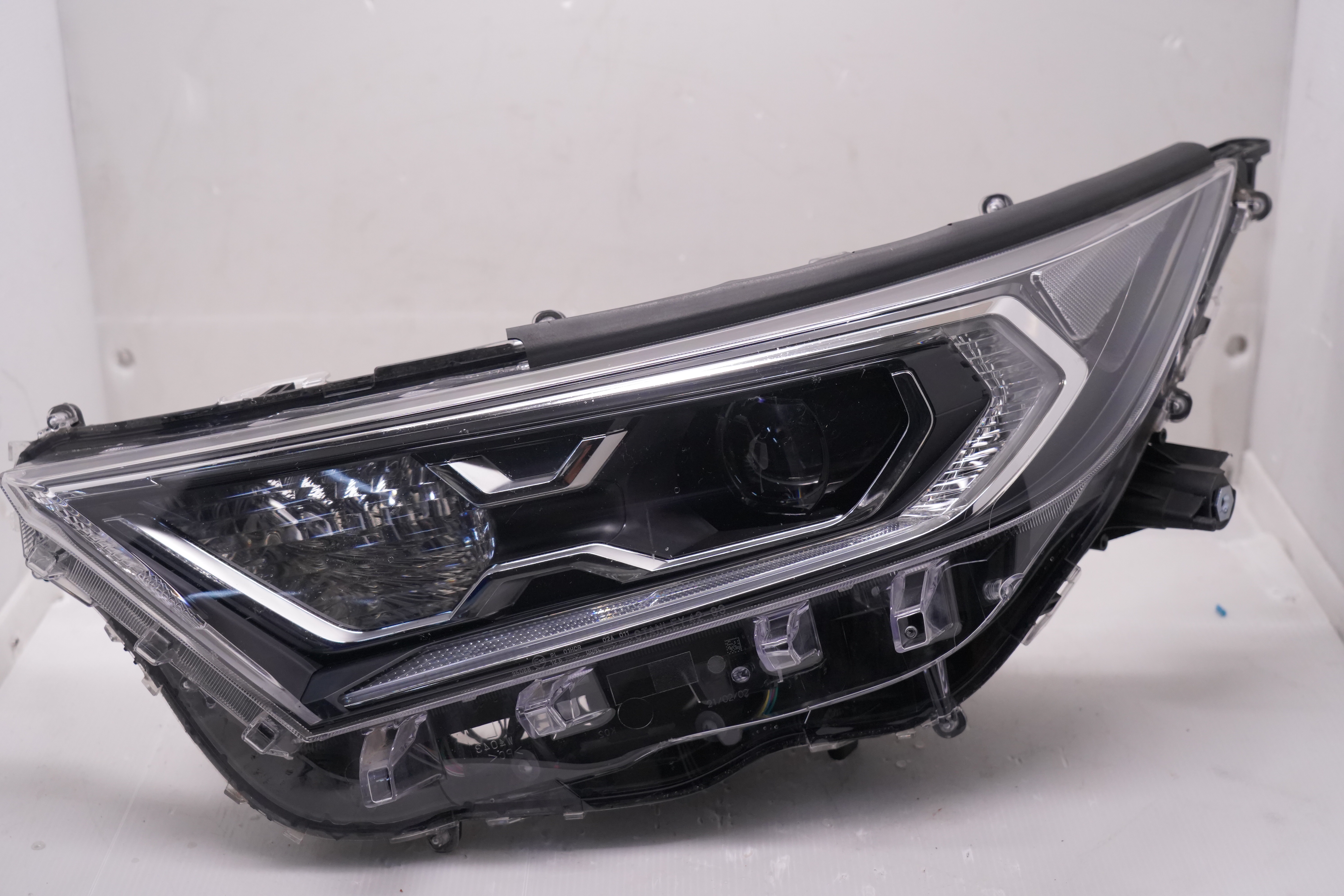TOYOTA RAV4 V XA50 2019-2021 LENS LED L.H.S HEADLIGHT GENUINE