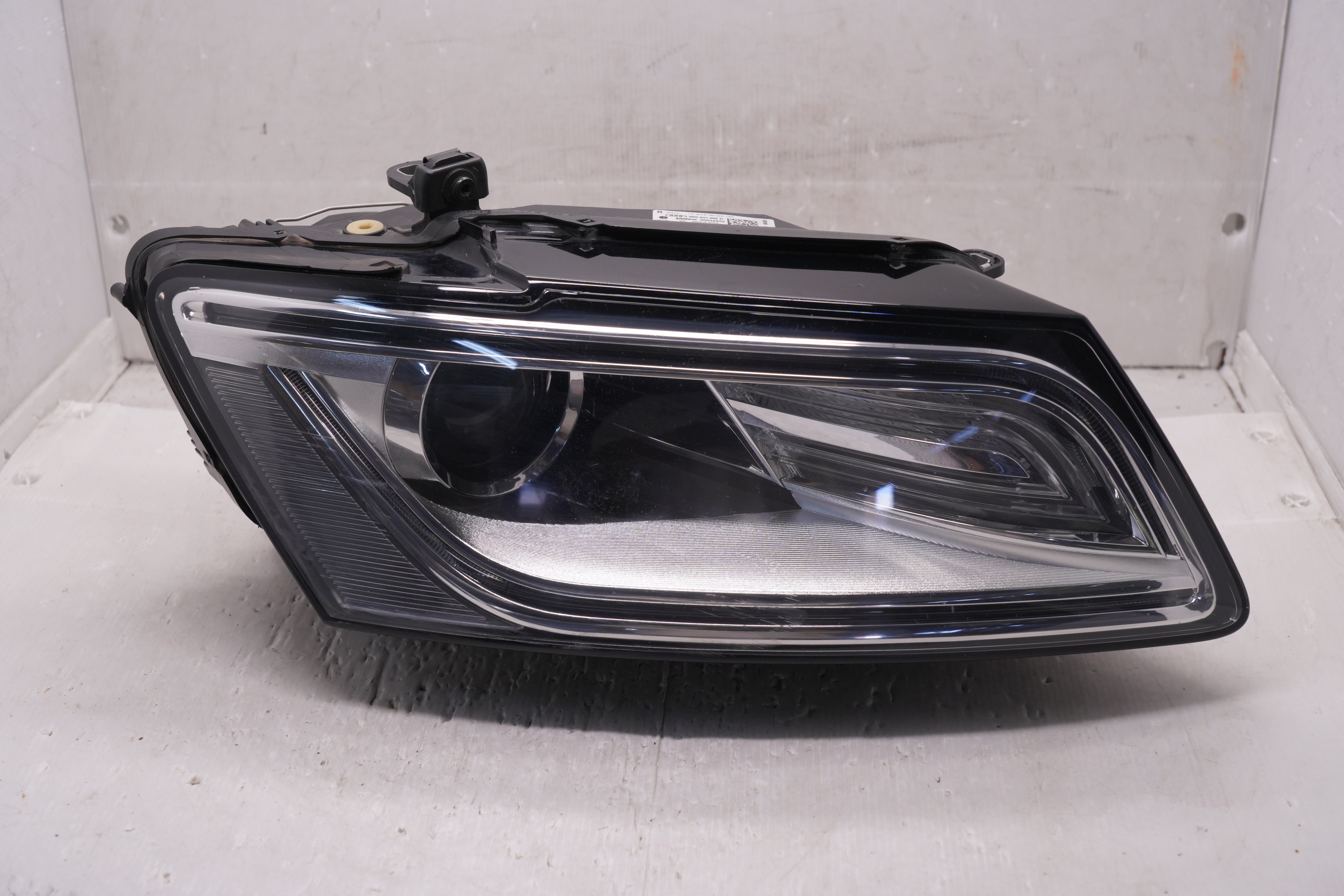 AUDI Q5 2012-2016 XENON R.H.S HEADLIGHT GENUINE