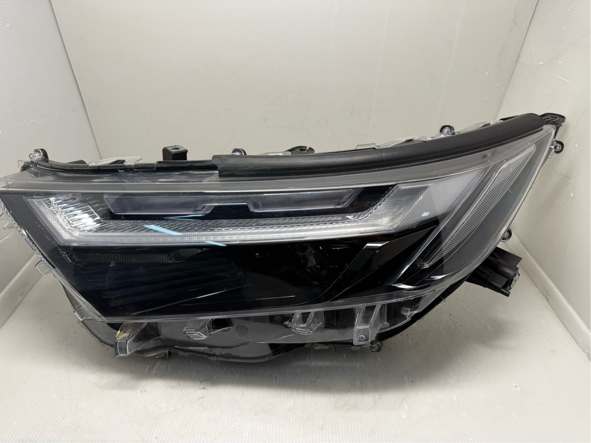 TOYOTA RAV4 2022-2023 LENS LED L.H.S HEADLIGHT GENUINE