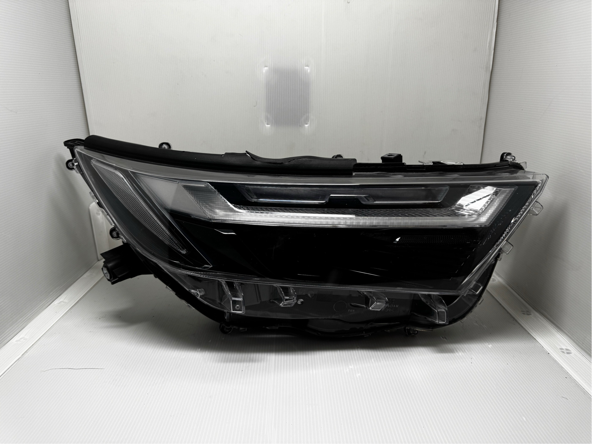 TOYOTA RAV4 2022-2023 LENS LED R.H.S HEADLIGHT GENUINE