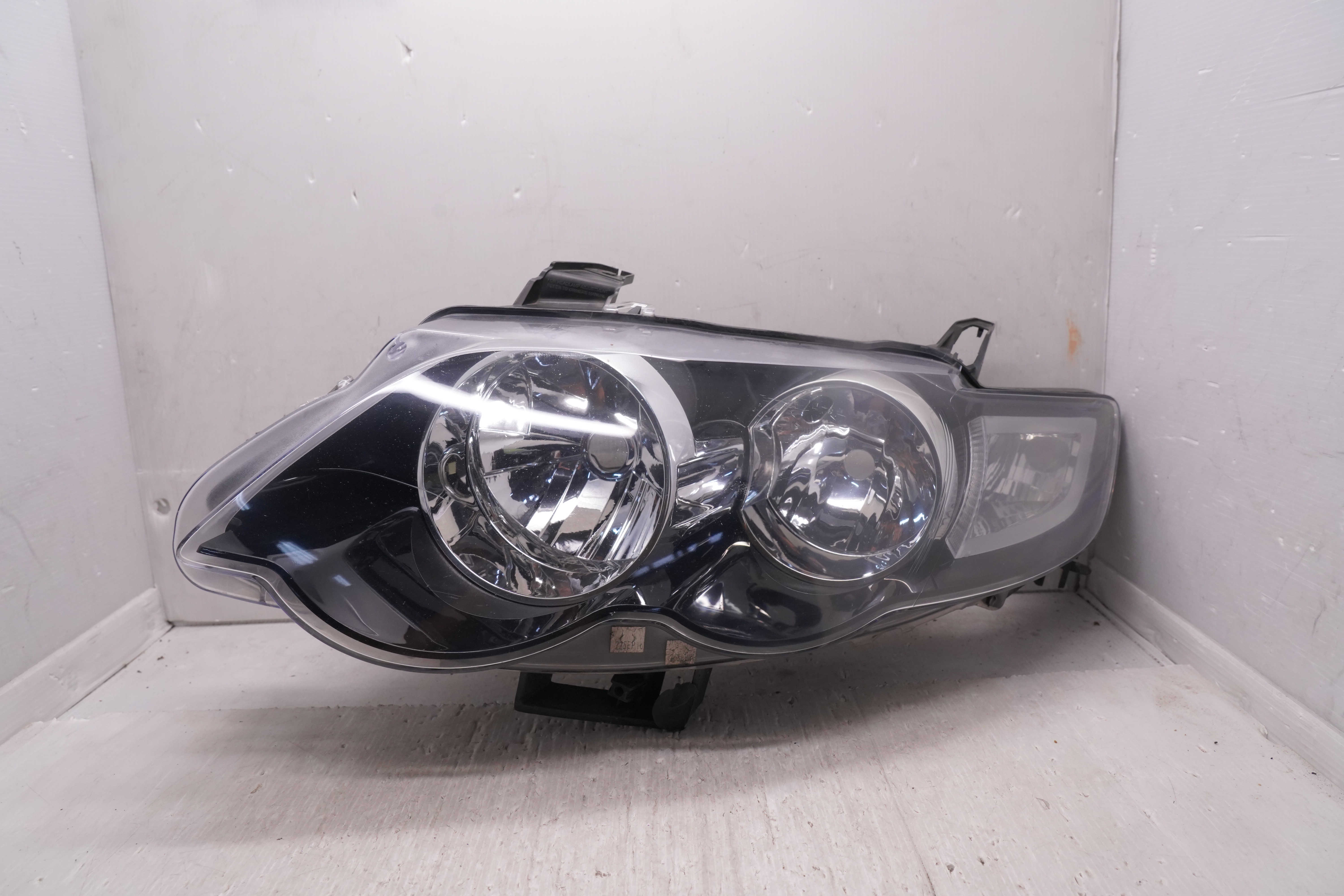 FORD FALCON XR6 FG 2008-2011 HALOGEN L.H.S HEADLIGHT GENUINE