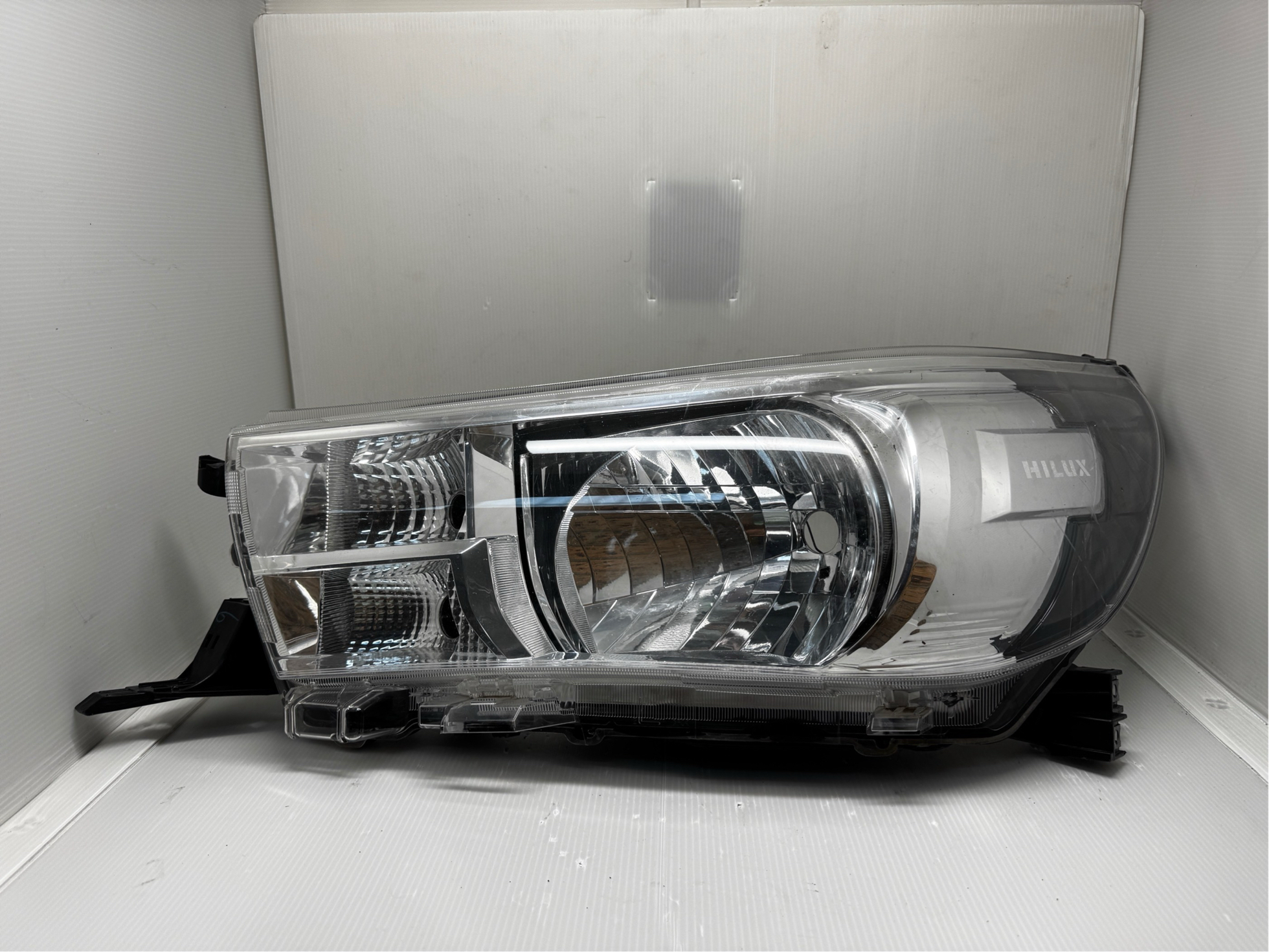 Toyota HILUX REVO 2015-2019 HALOGEN L.H.S HEADLIGHT GENUINE