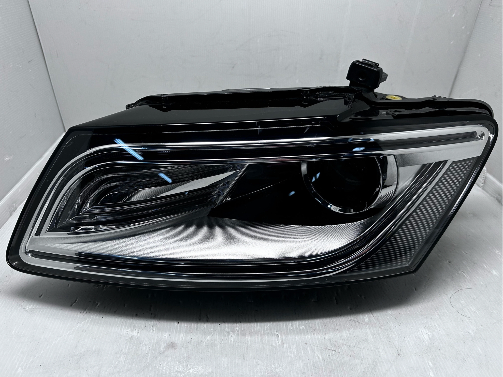 AUDI Q5 2012-2016 XENON L.H.S HEADLIGHT GENUINE