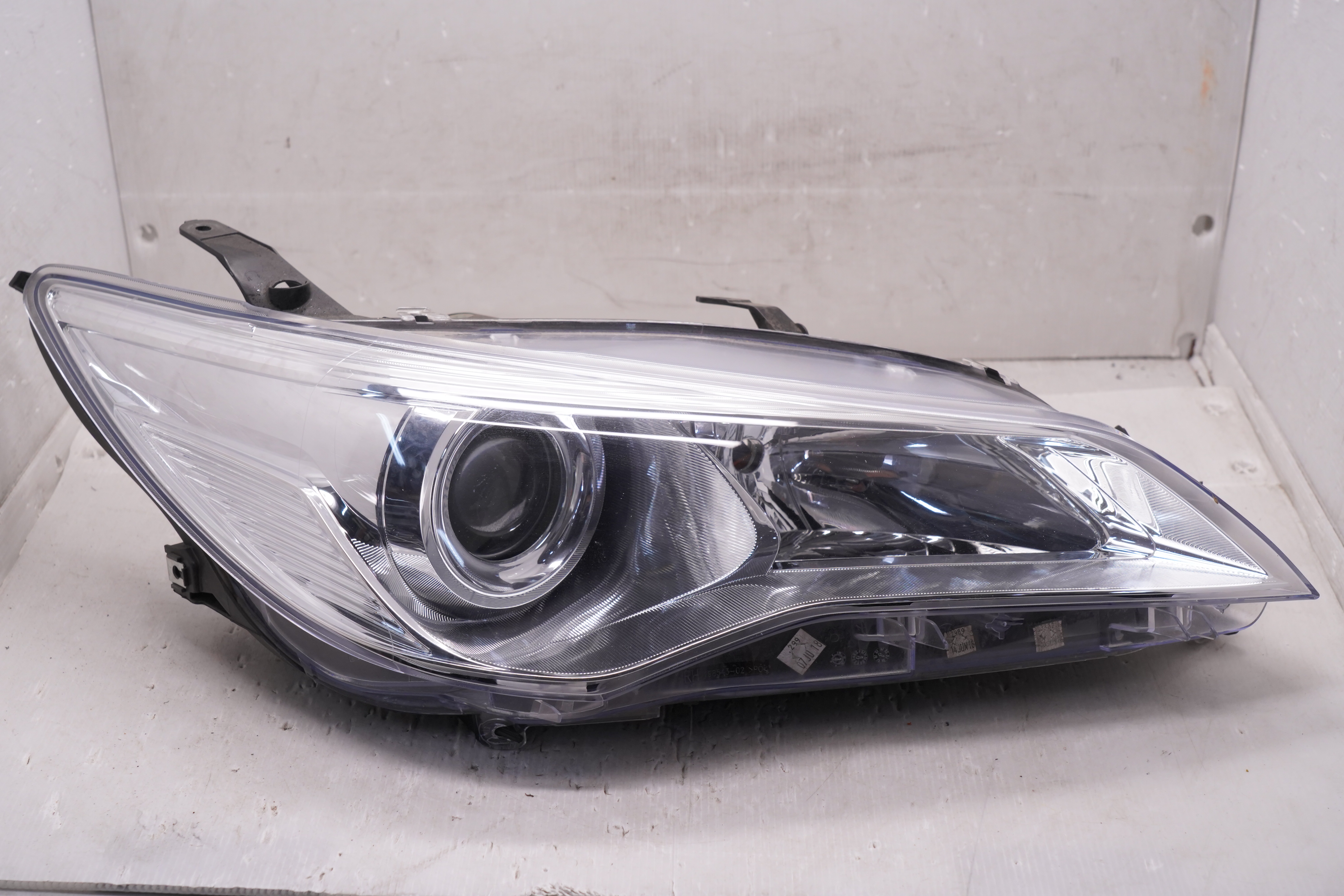 TOYOTA CAMRY ASV50R 2015-2017 HALOGEN R.H.S HEADLIGHT GENUINE