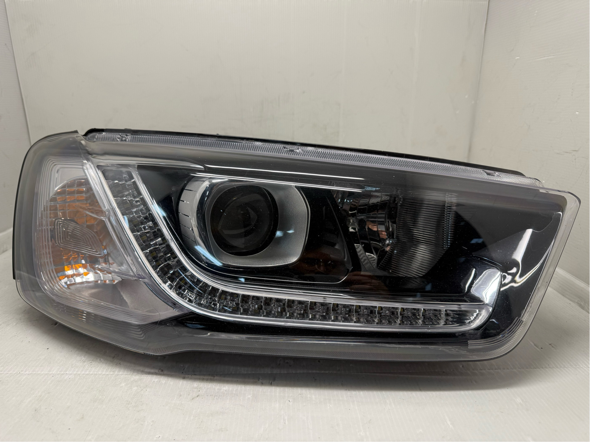 Holden CAPTIVA 2016-2021 HALOGEN R.H.S HEADLIGHT GENUINE