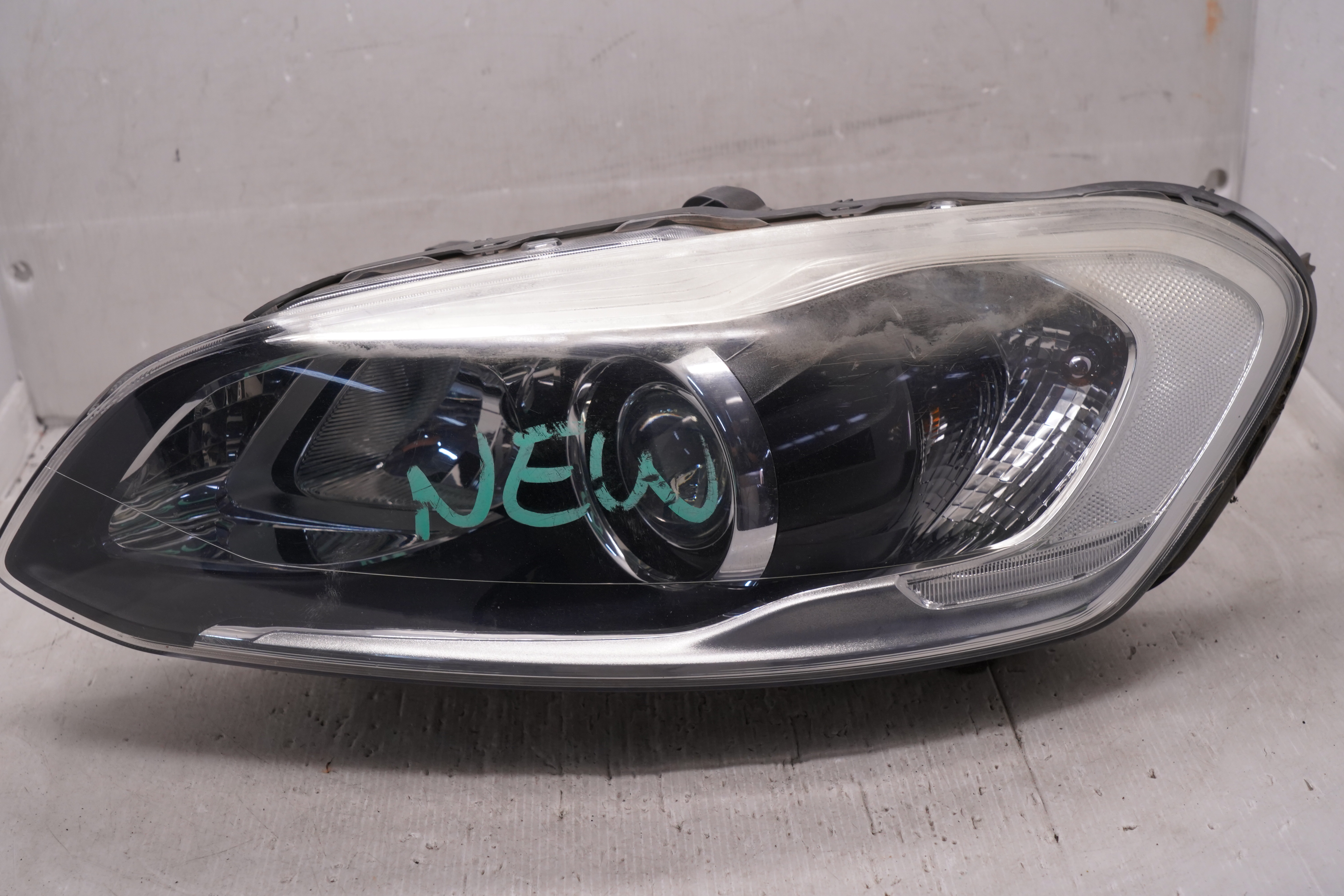 VOLVO XC60 2014-2017 XENON L.H.S HEADLIGHT GENUINE