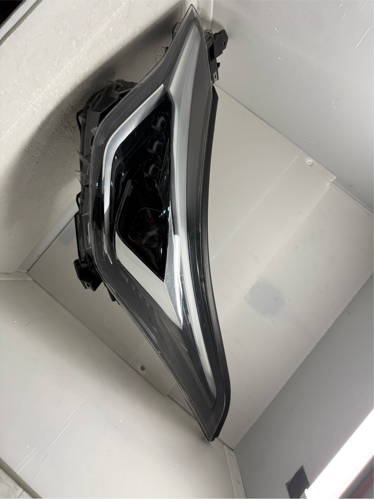 TOYOTA C-HR NGX50 2020-2023 LED L.H.S HEADLIGHT GENUINE