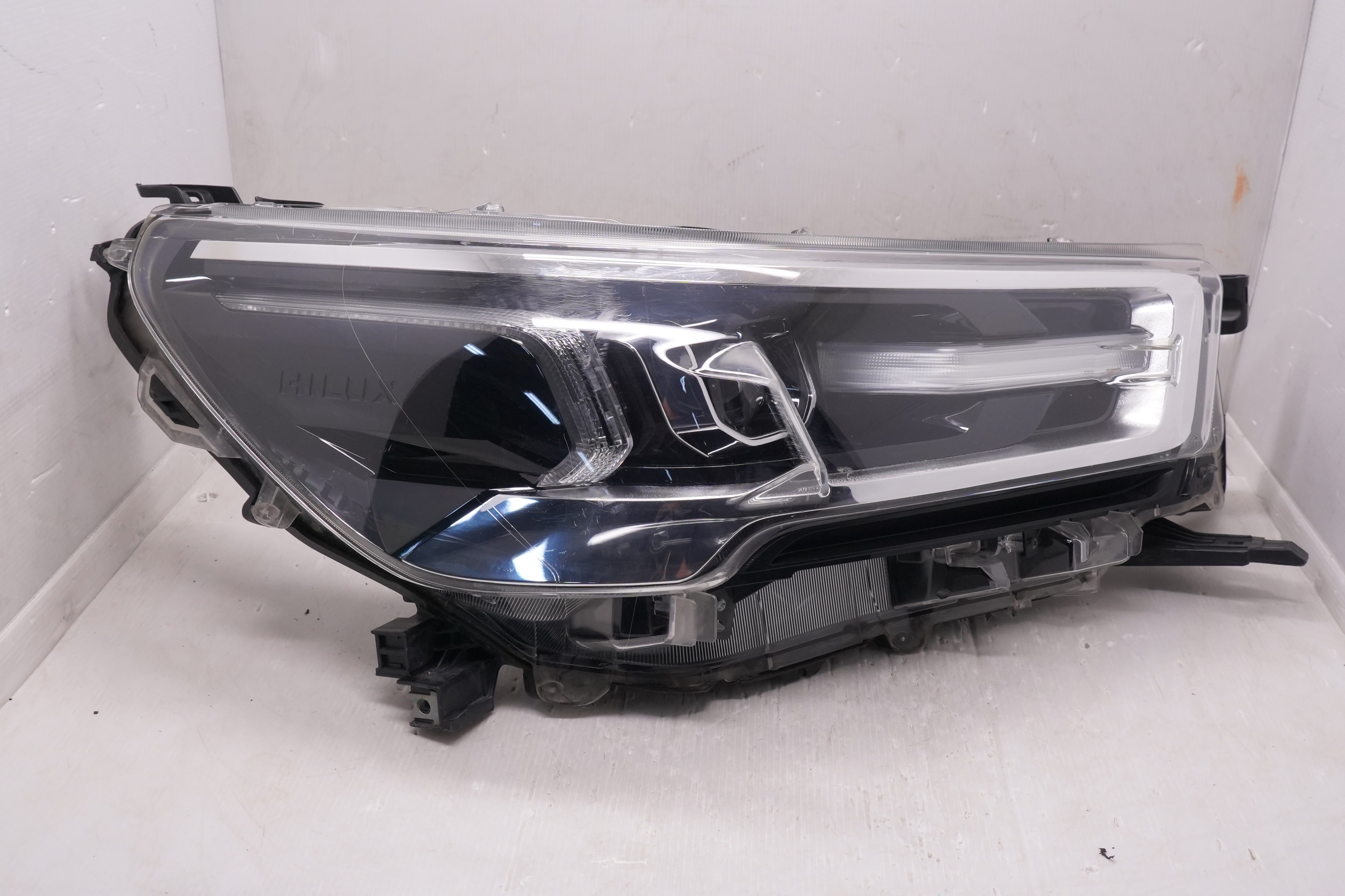 TOYOTA HILUX REVO 2020-2023 LED R.H.S HEADLIGHT GENUINE