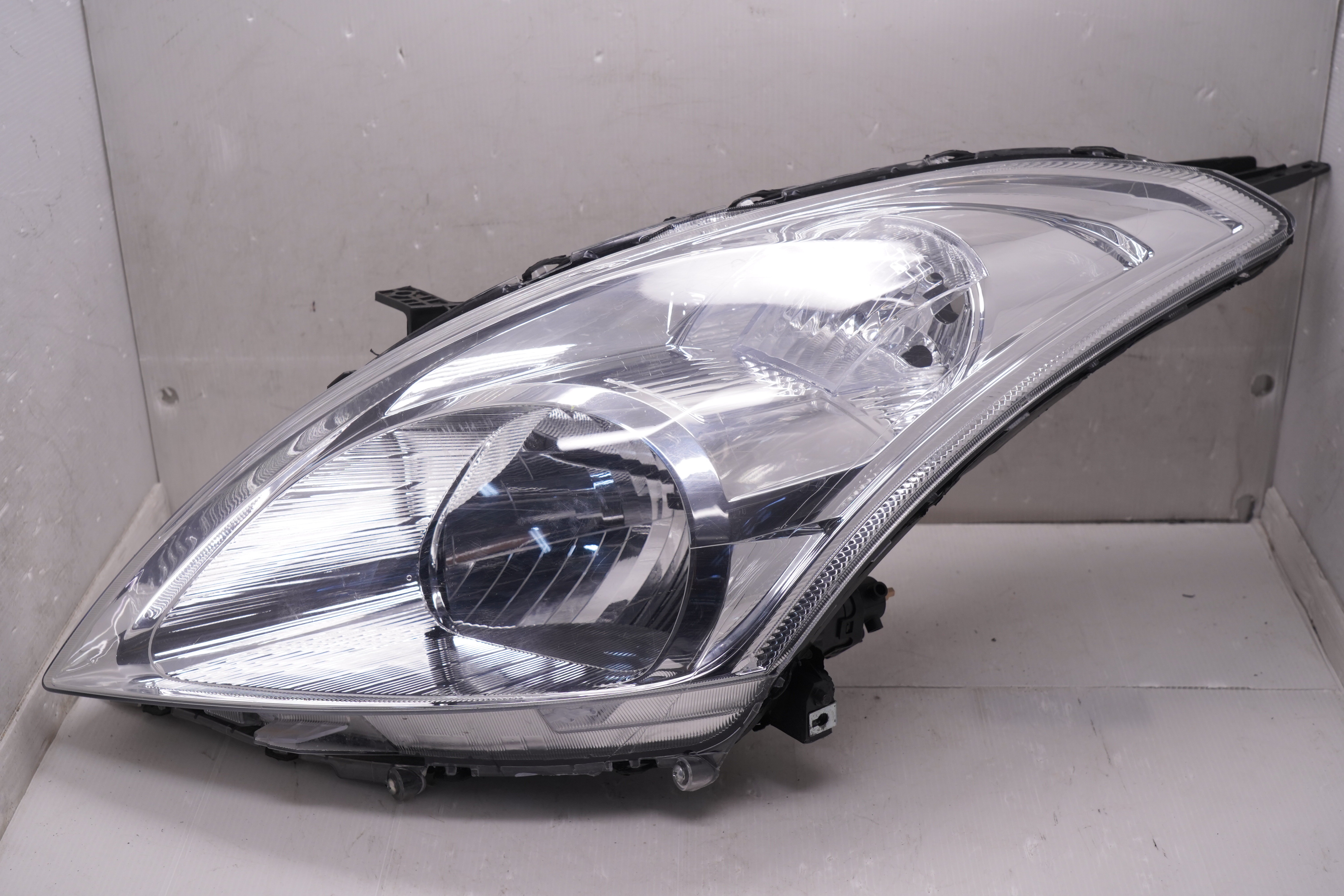SUZUKI SWIFT 2010-2016 HALOGEN L.H.S HEADLIGHT GENUINE
