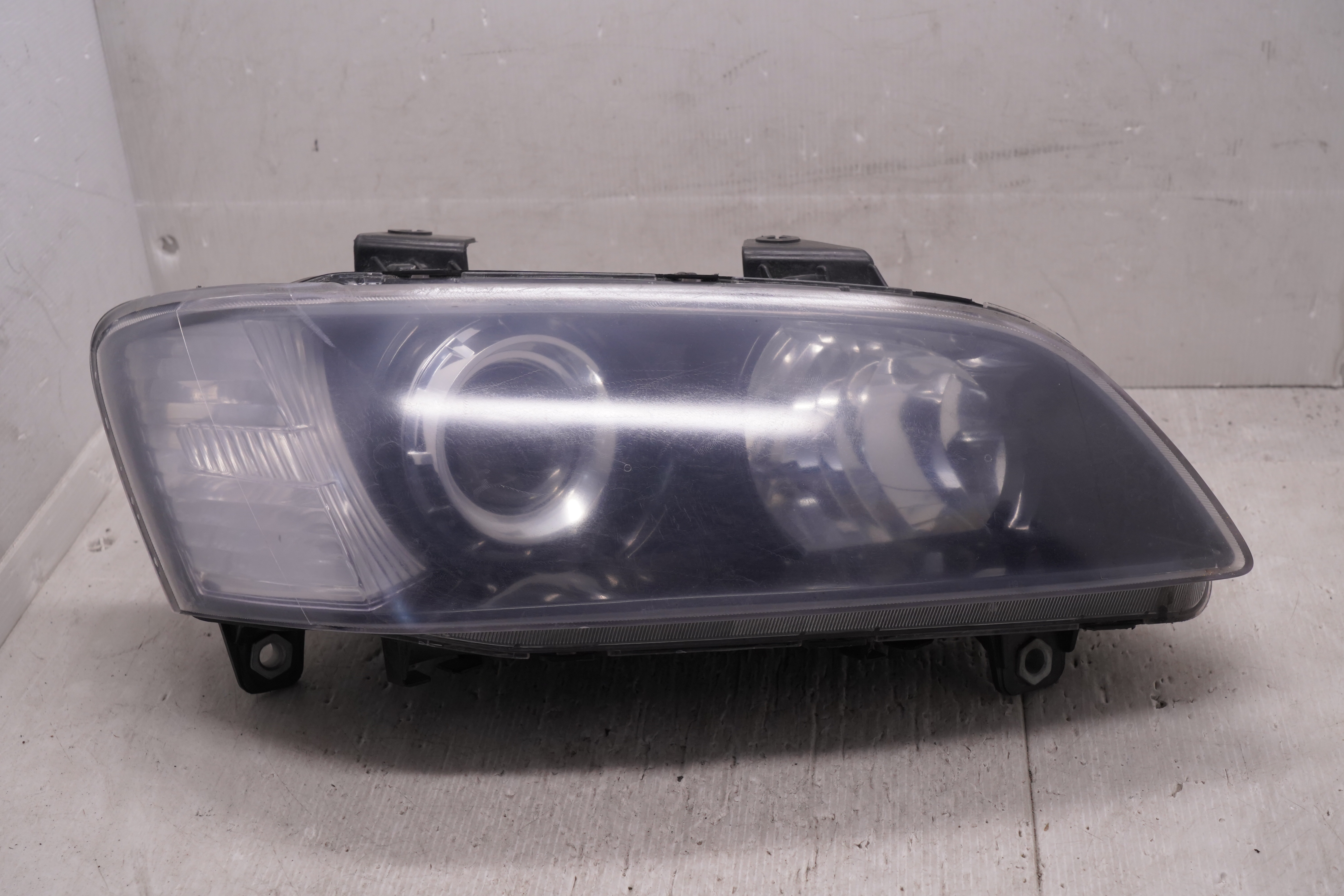 FIT FOR HOLDEN COMMODORE VE SV6 2007-2010 HALOGEN R.H.S HEADLIGHT