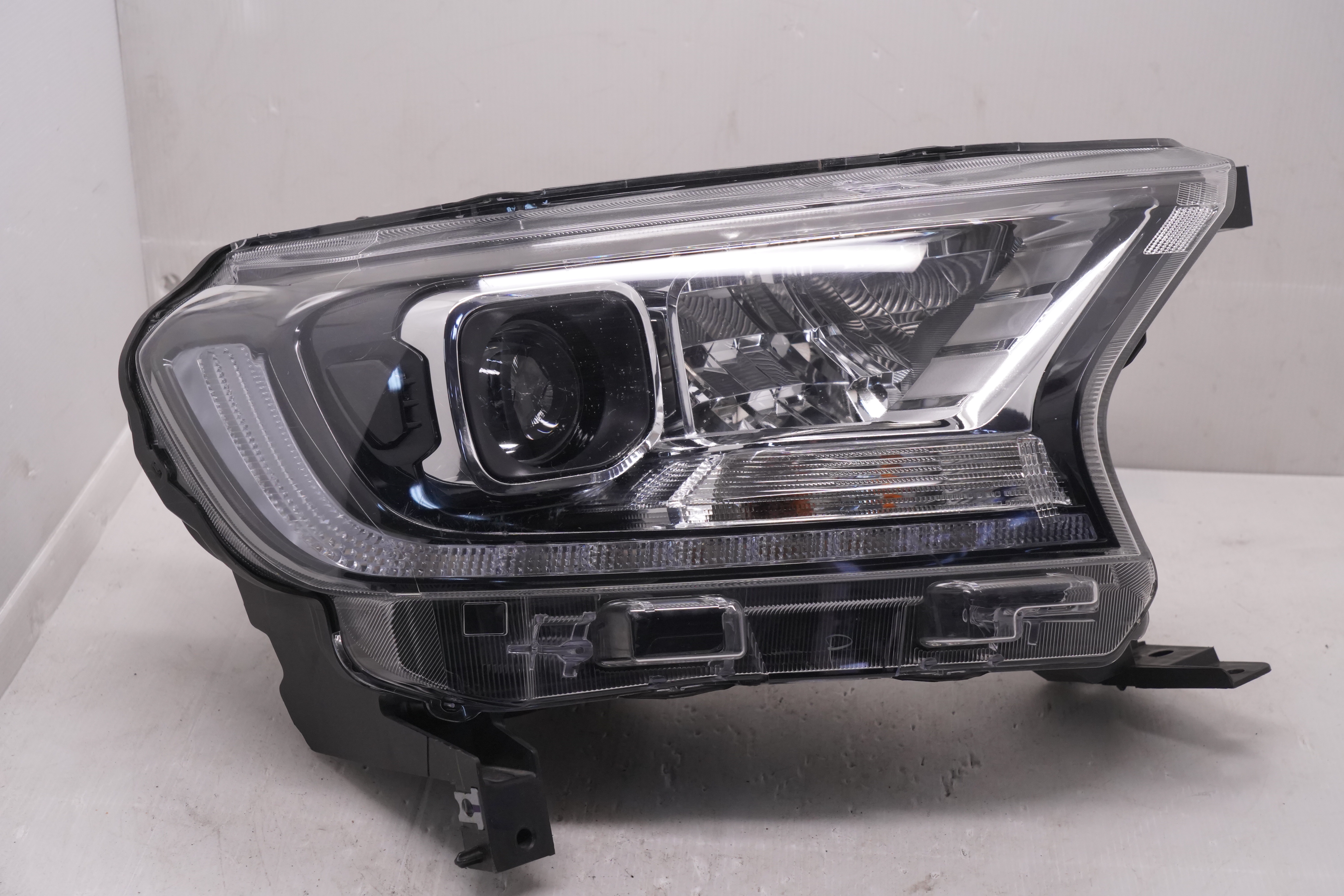FORD EVEREST RANGER 2020-2021 LED R.H.S HEADLIGHT GENUINE