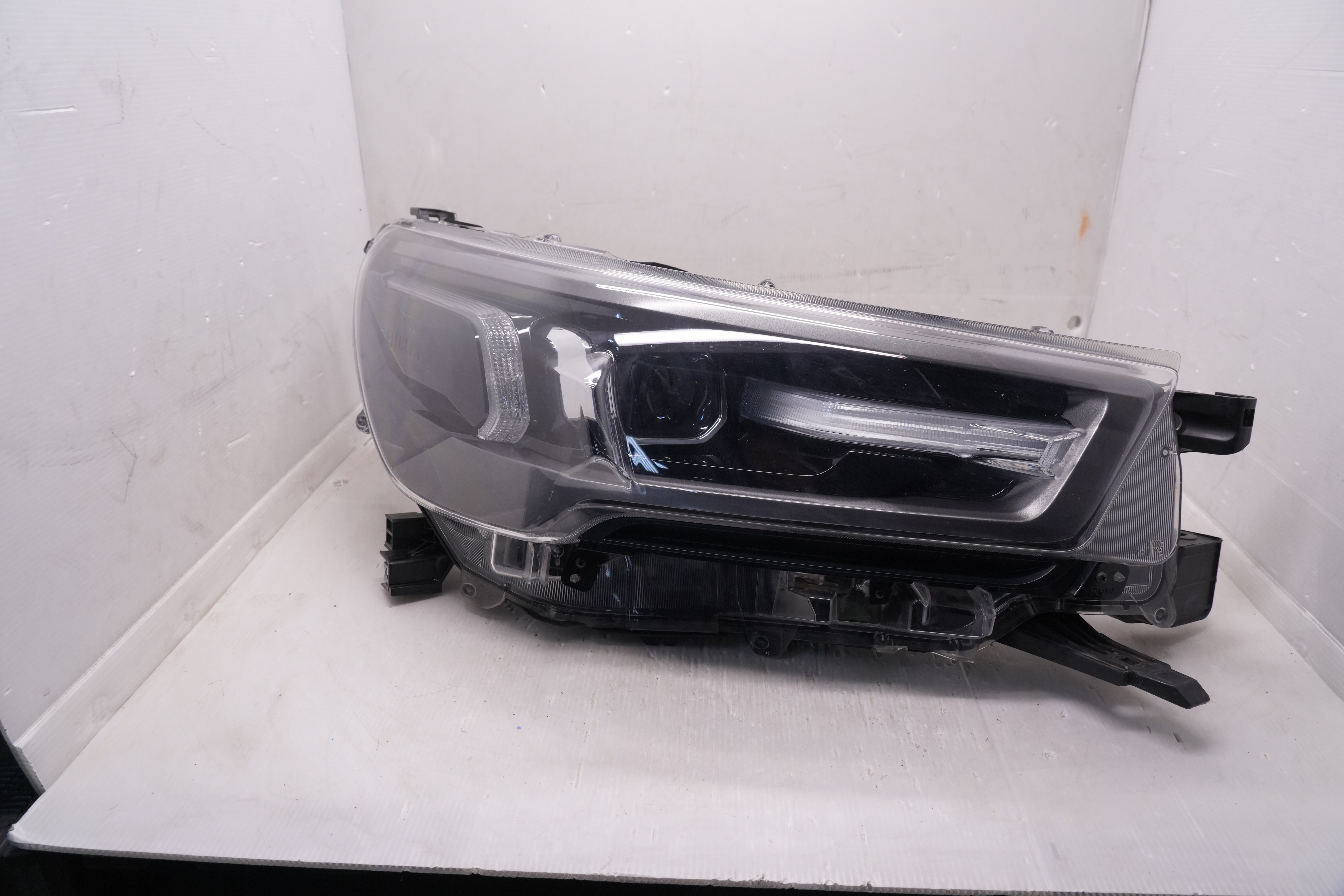 TOYOTA HILUX REVO 2020-2023 LED R.H.S HEADLIGHT GENUINE