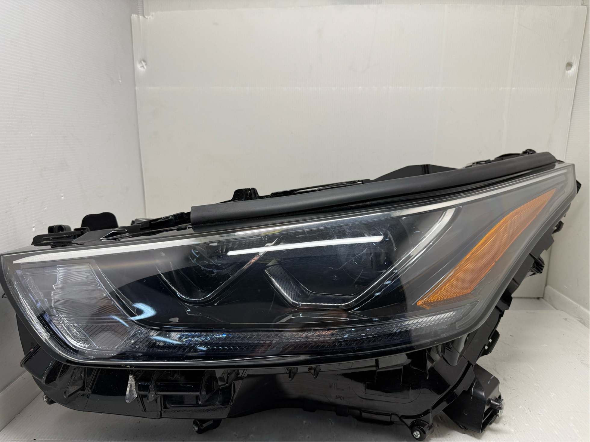 TOYOTA KLUGER/HIGHLANDER 2020-2023 LENS LED L.H.S HEADLIGHT GENUINE