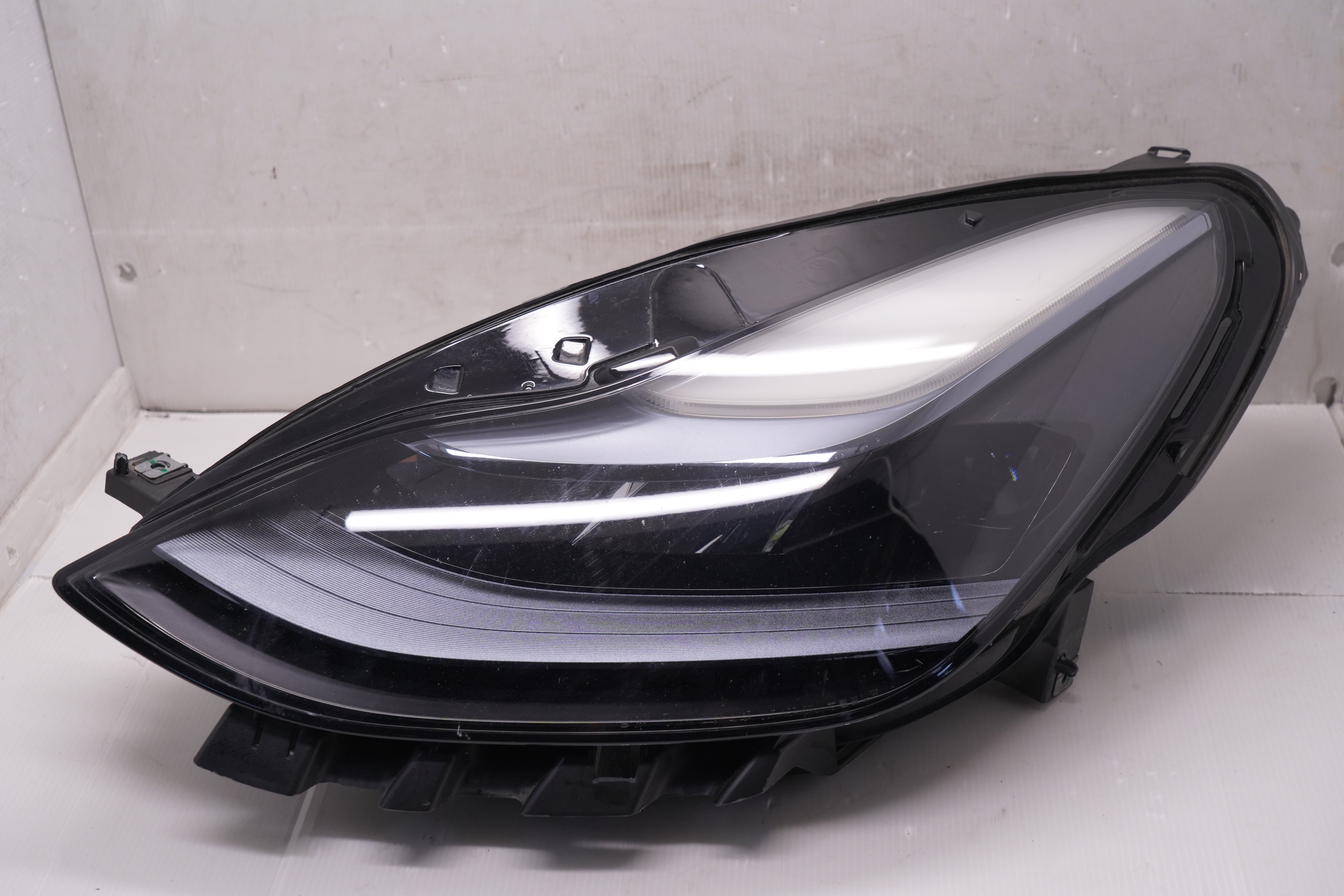 TESLA MODEL 3 2020-2022 LED L.H.S HEADLIGHT GENUINE