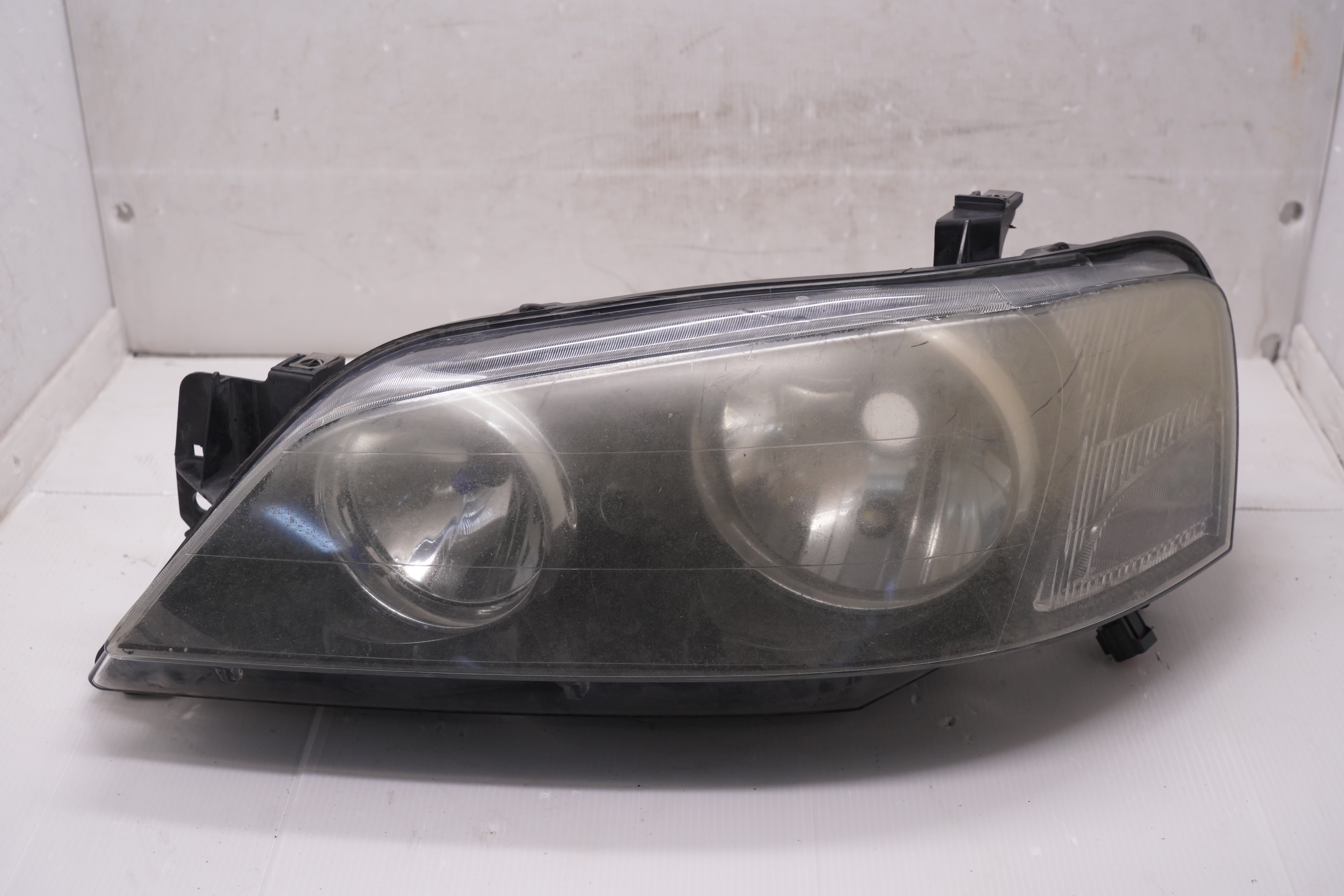 FORD BA BF SERIES 1 FALCON XT 2002-2006 HALOGEN L.H.S HEADLIGHT GENUINE