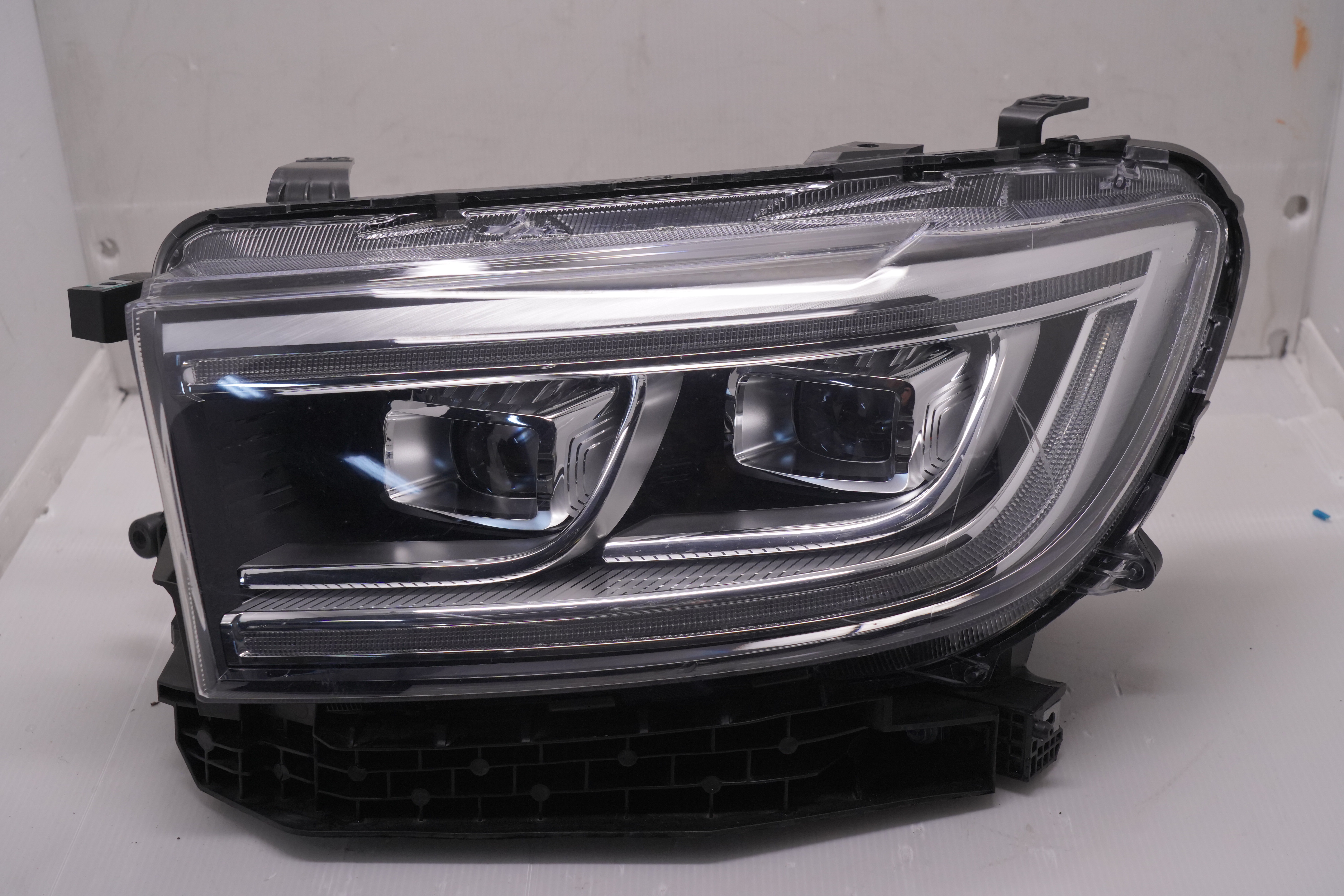 GREAT WALL CANNON 2020-2022 LED L.H.S HEADLIGHT GENUINE