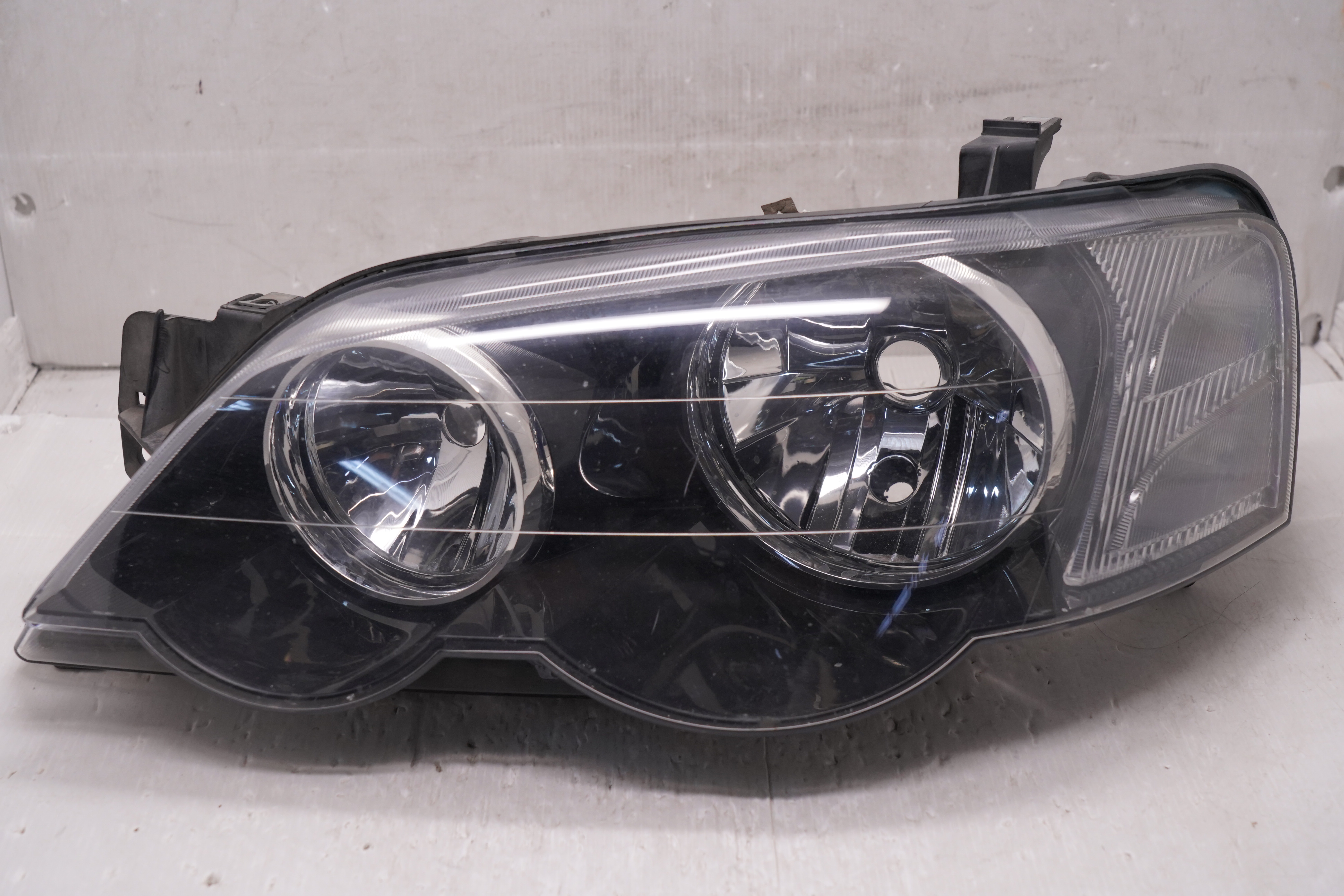 Ford FALCON BA BF XR6 XR8 L.H.S HEADLIGHT GENUINE