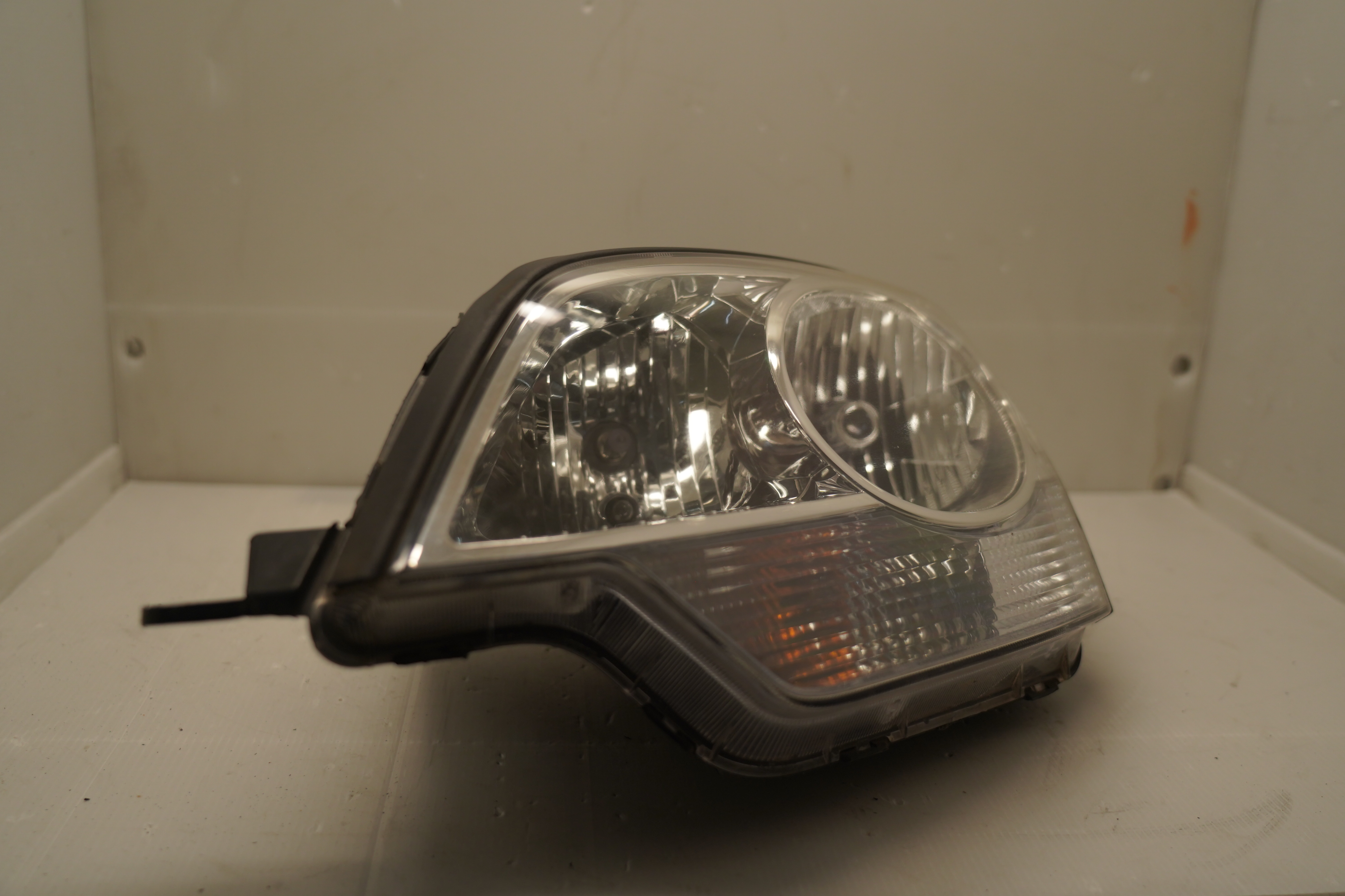 Holden CAPTIVA 2007-2015 L.H.S HEADLIGHT GENUINE