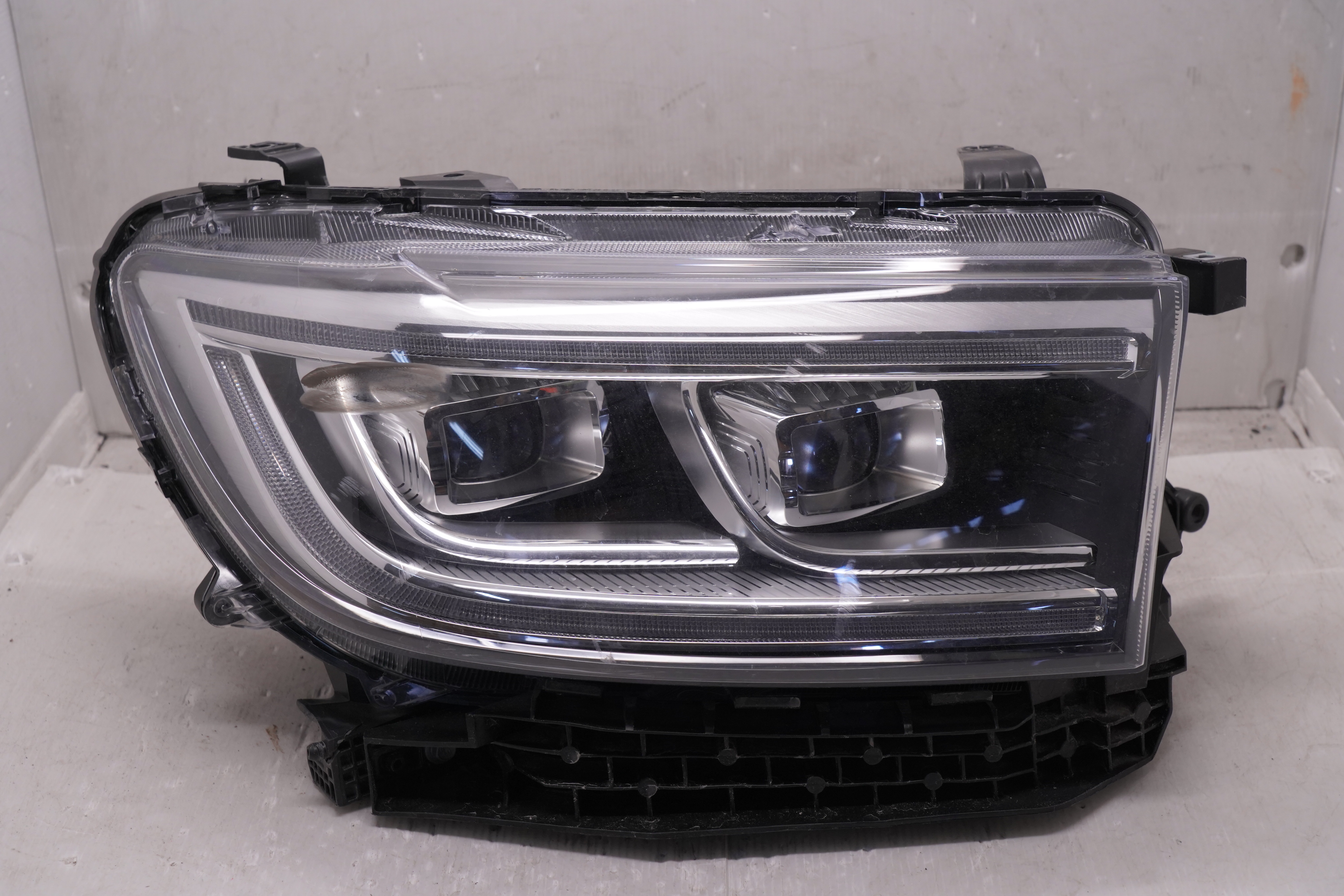 GREAT WALL CANNON 2020-2022 LED R.H.S HEADLIGHT GENUINE