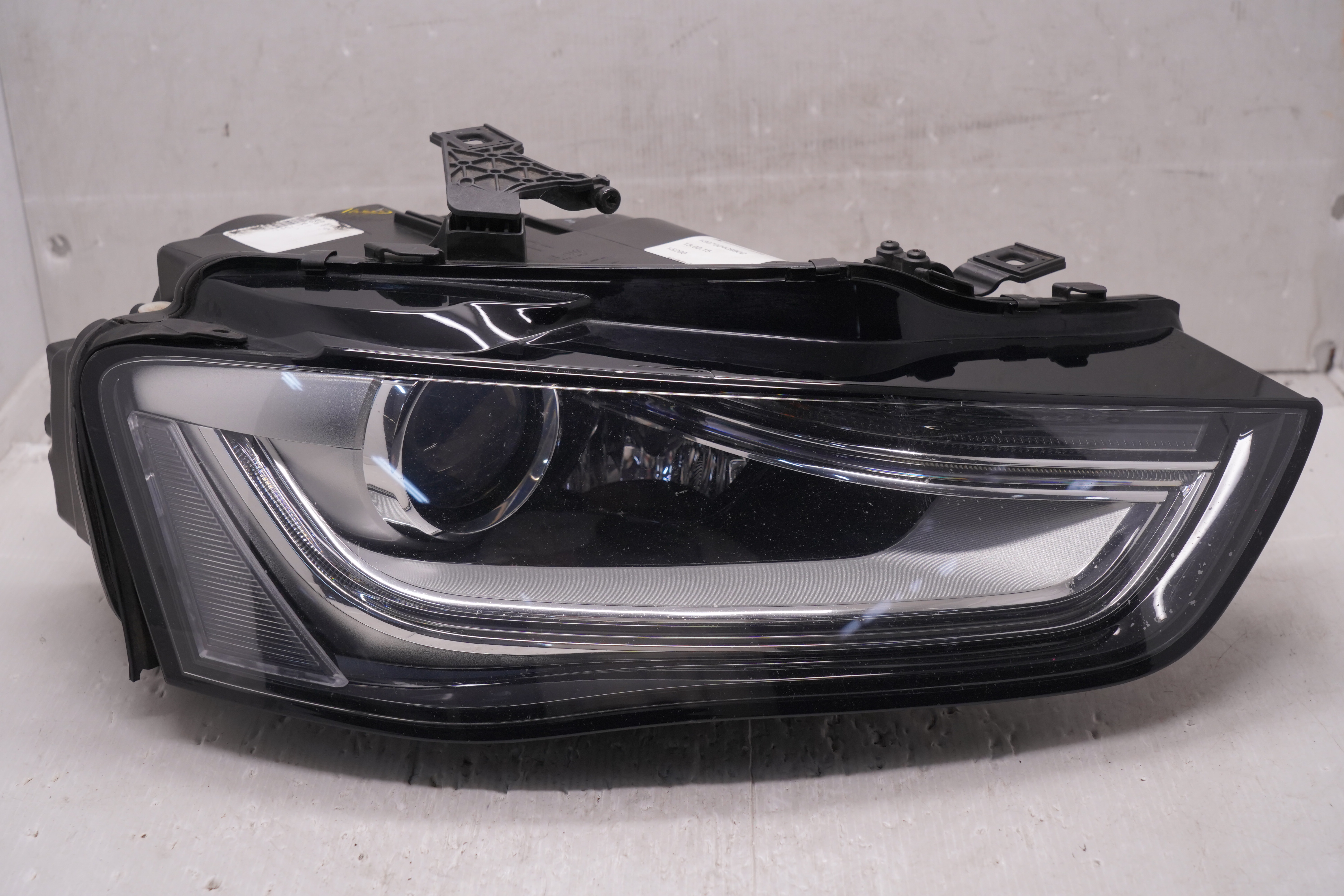 AUDI A4 B8 2011-2014 XENON R.H.S HEADLIGHT GENUINE