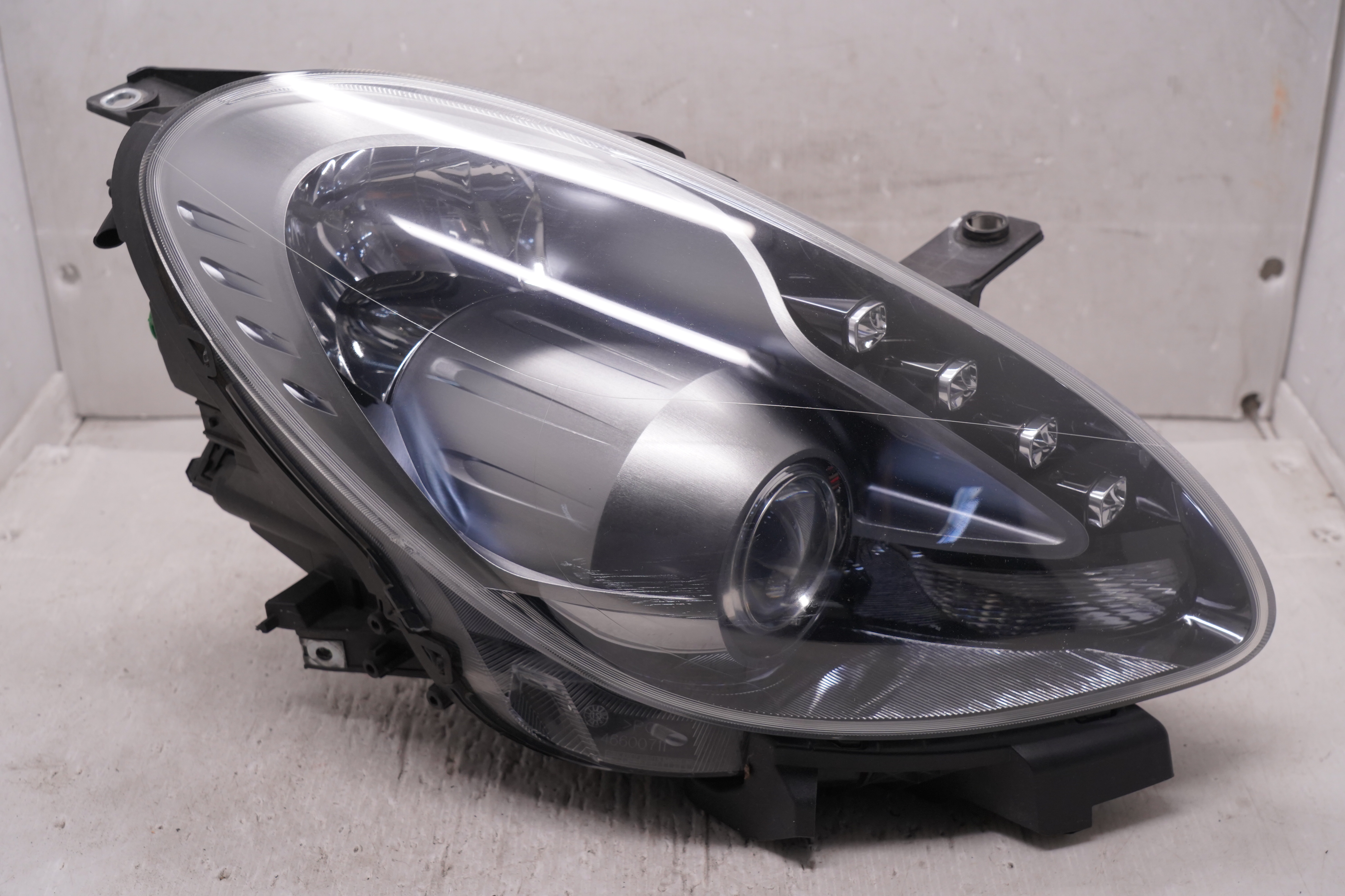 ALFA ROMEO GIULIETTA 2011-2016 XENON R.H.S HEADLIGHT GENUINE