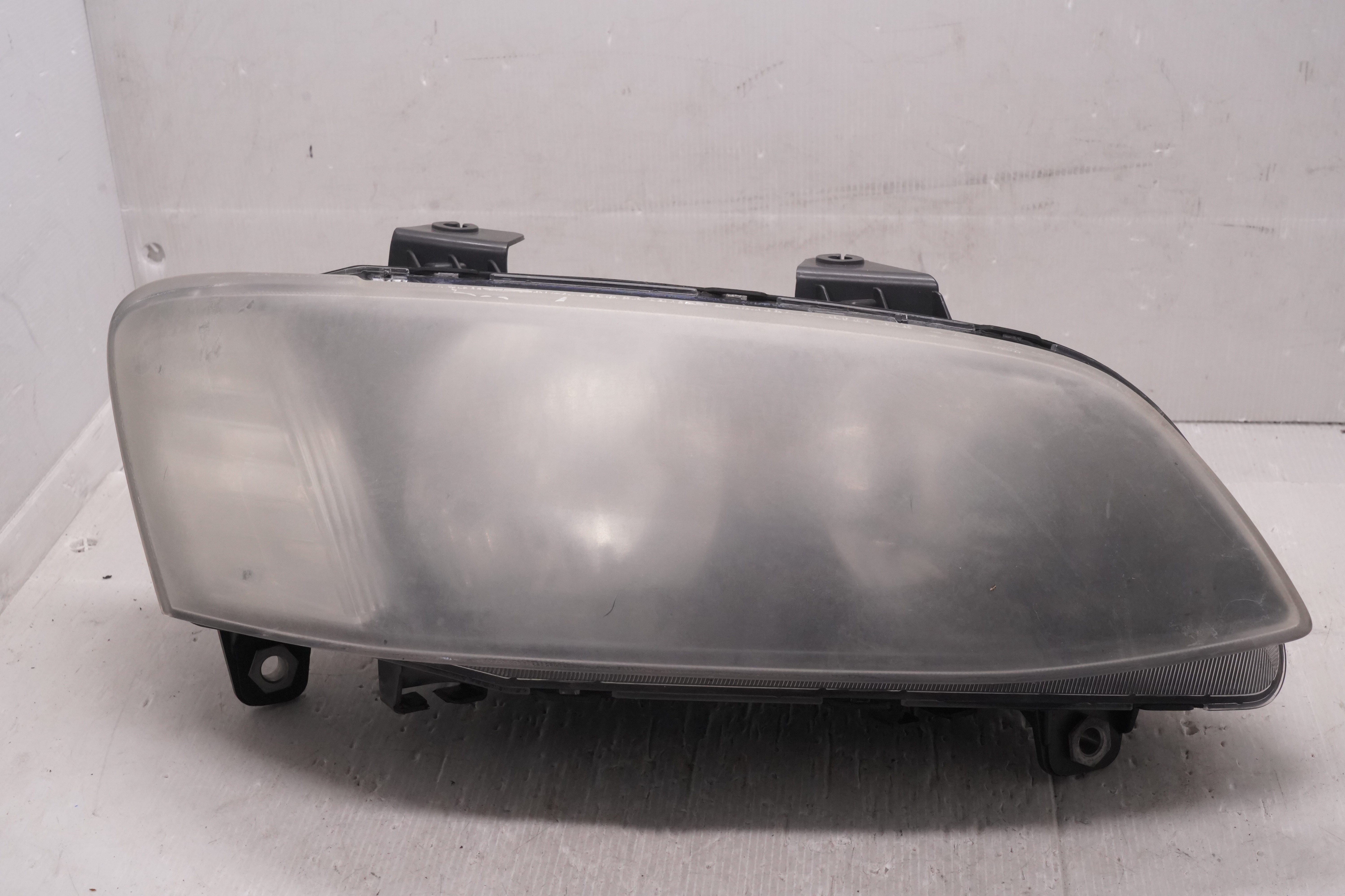 HOLDEN COMMODORE VE SV6 2007-2010 HALOGEN R.H.S HEADLIGHT GENUINE