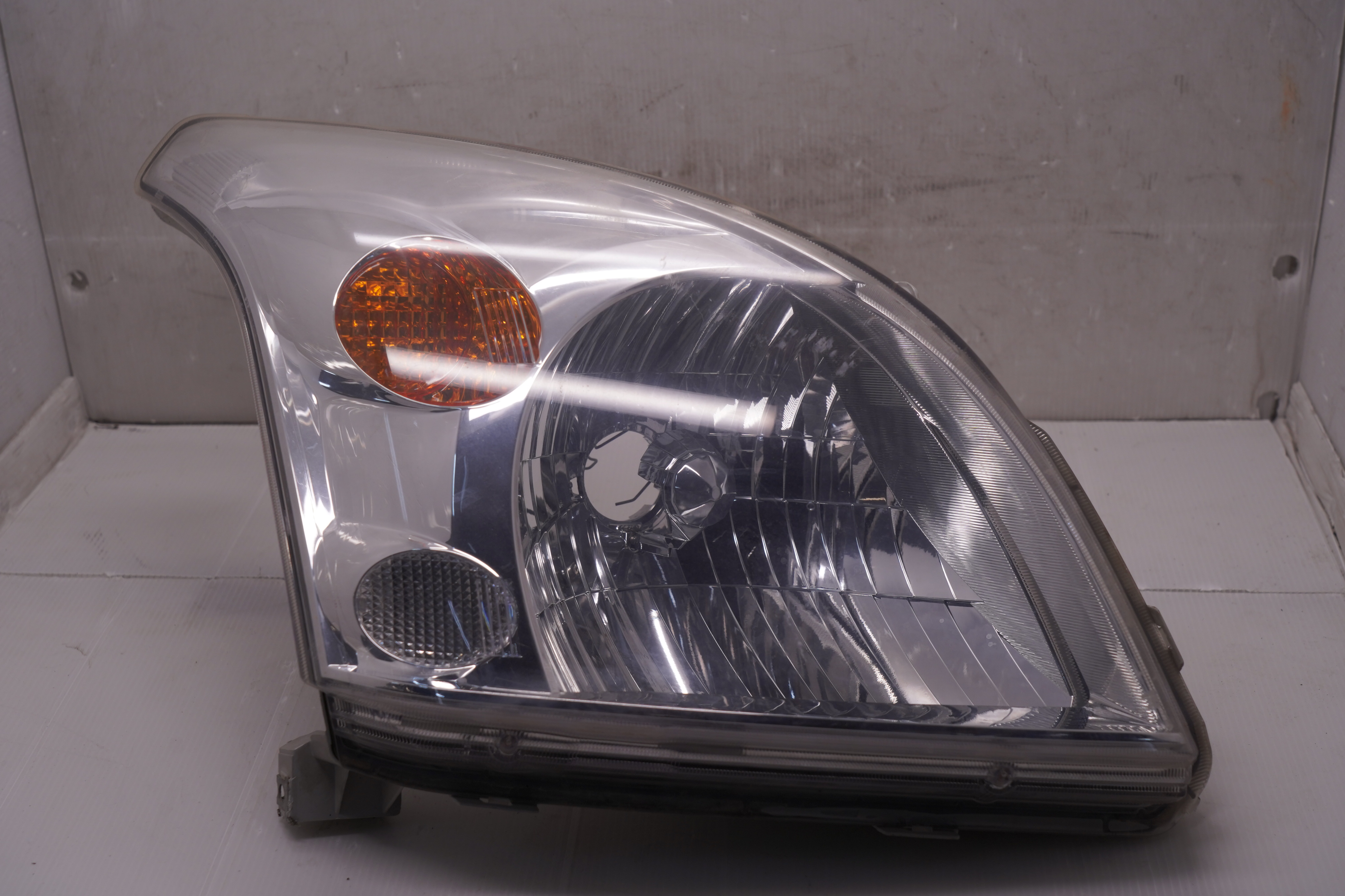 TOYOTA LAND CRUISER PRADO 120 SERIES 2002-2009 HALOGEN HEADLIGHT GENUINE