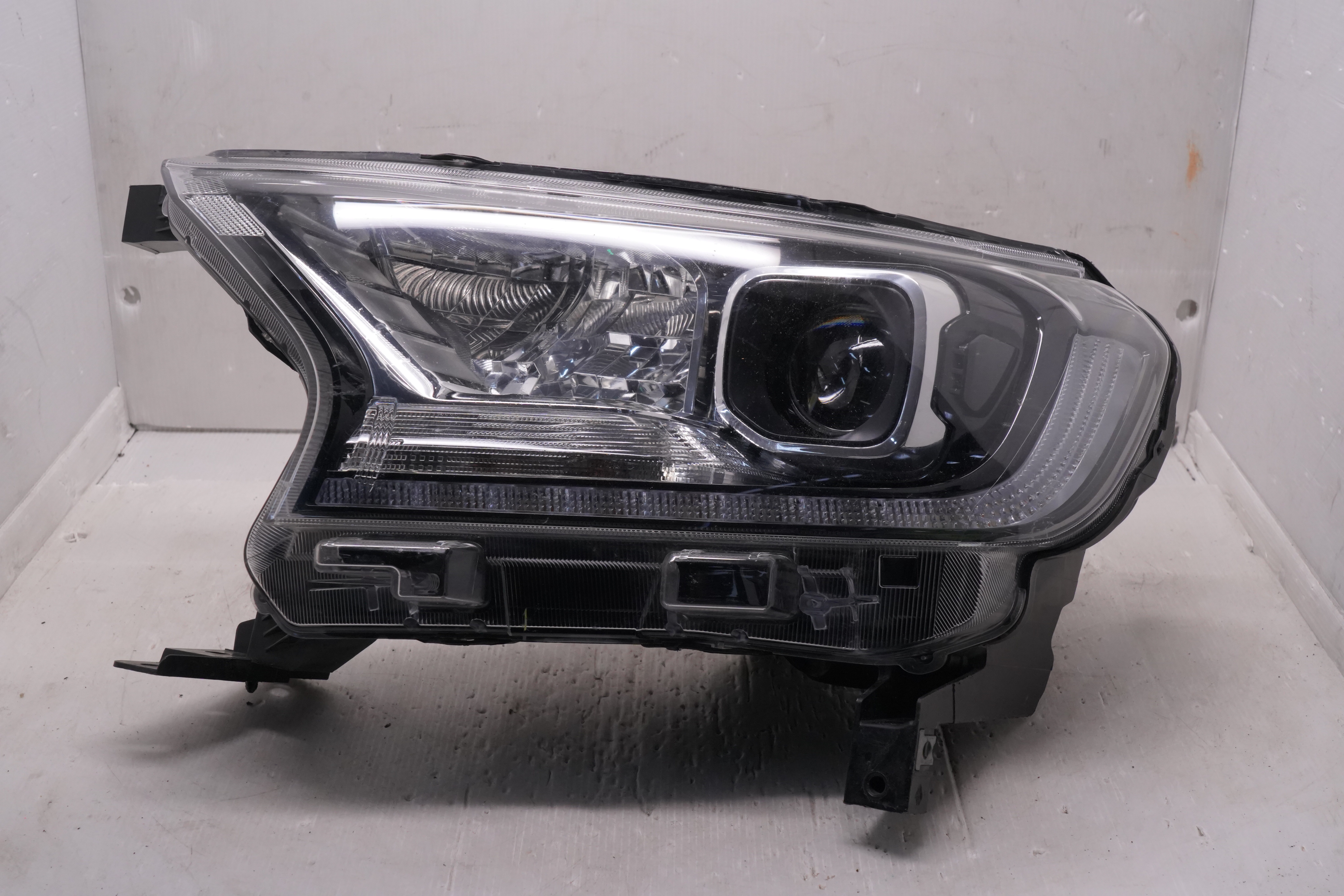 FORD EVEREST RANGER 2020-2021 LED L.H.S HEADLIGHT GENUINE