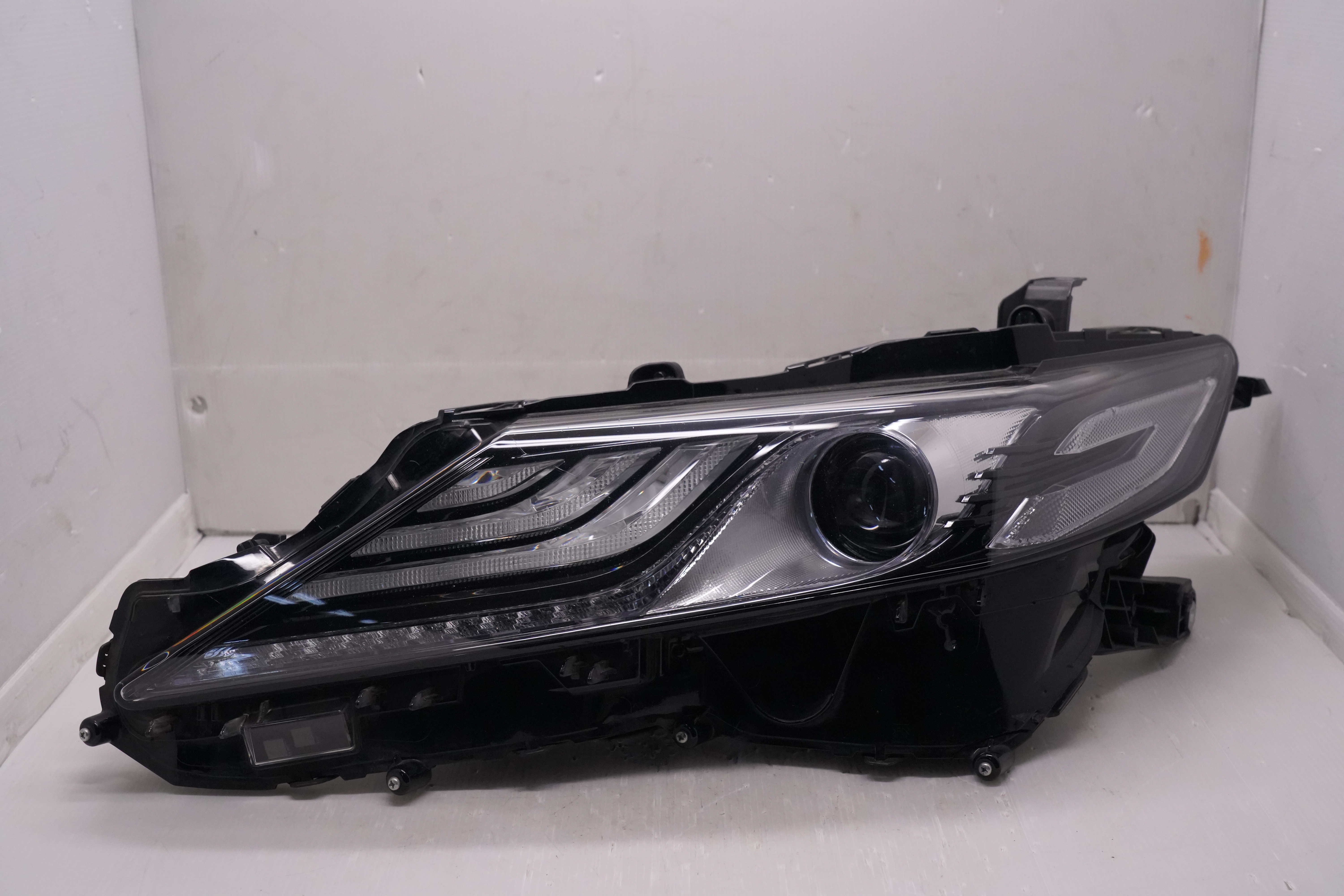 TOYOTA CAMRY ACV70 2018-2022 LED R.H.S HEADLIGHT GENUINE